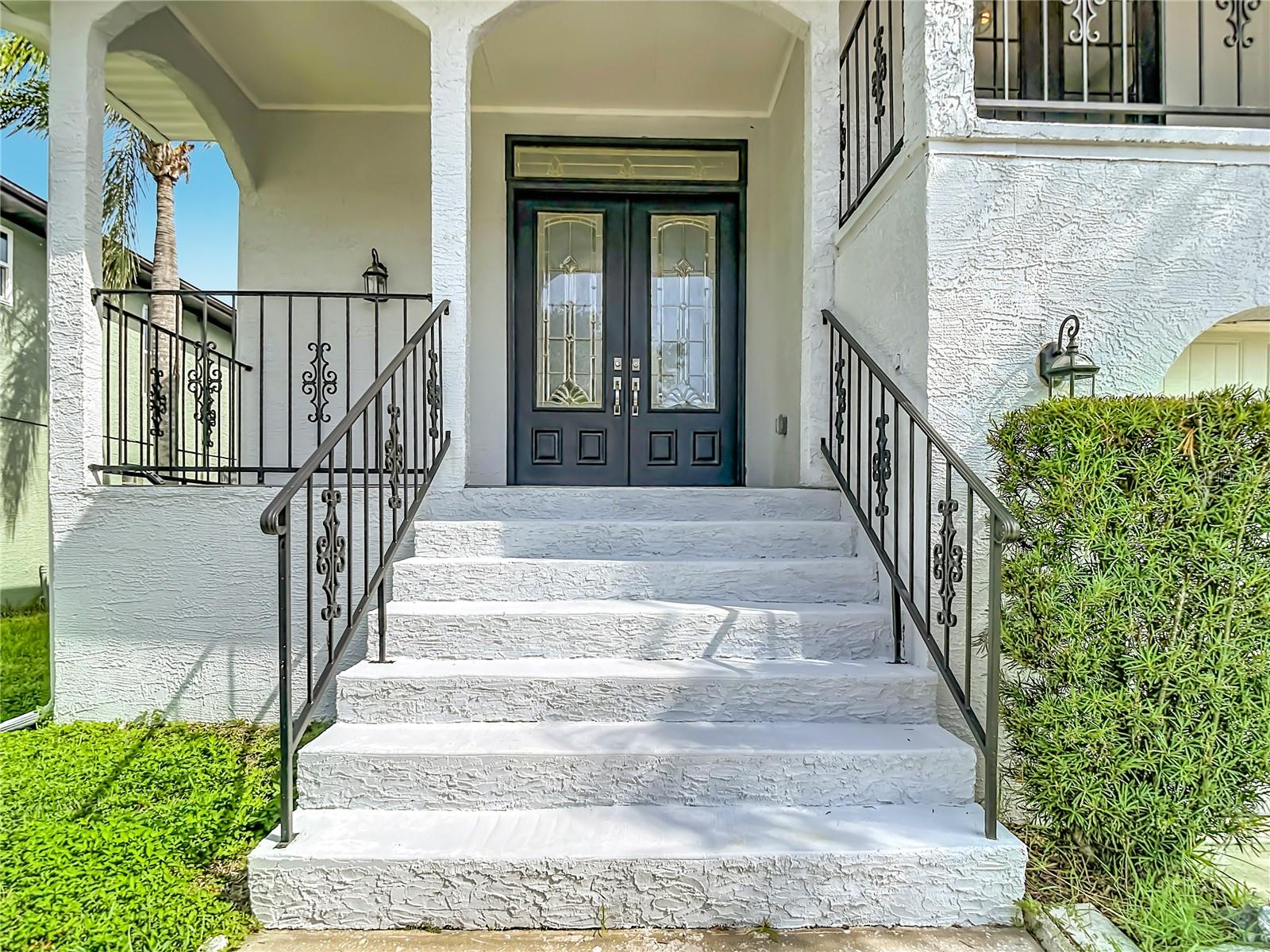 5925 SEASIDE DR
