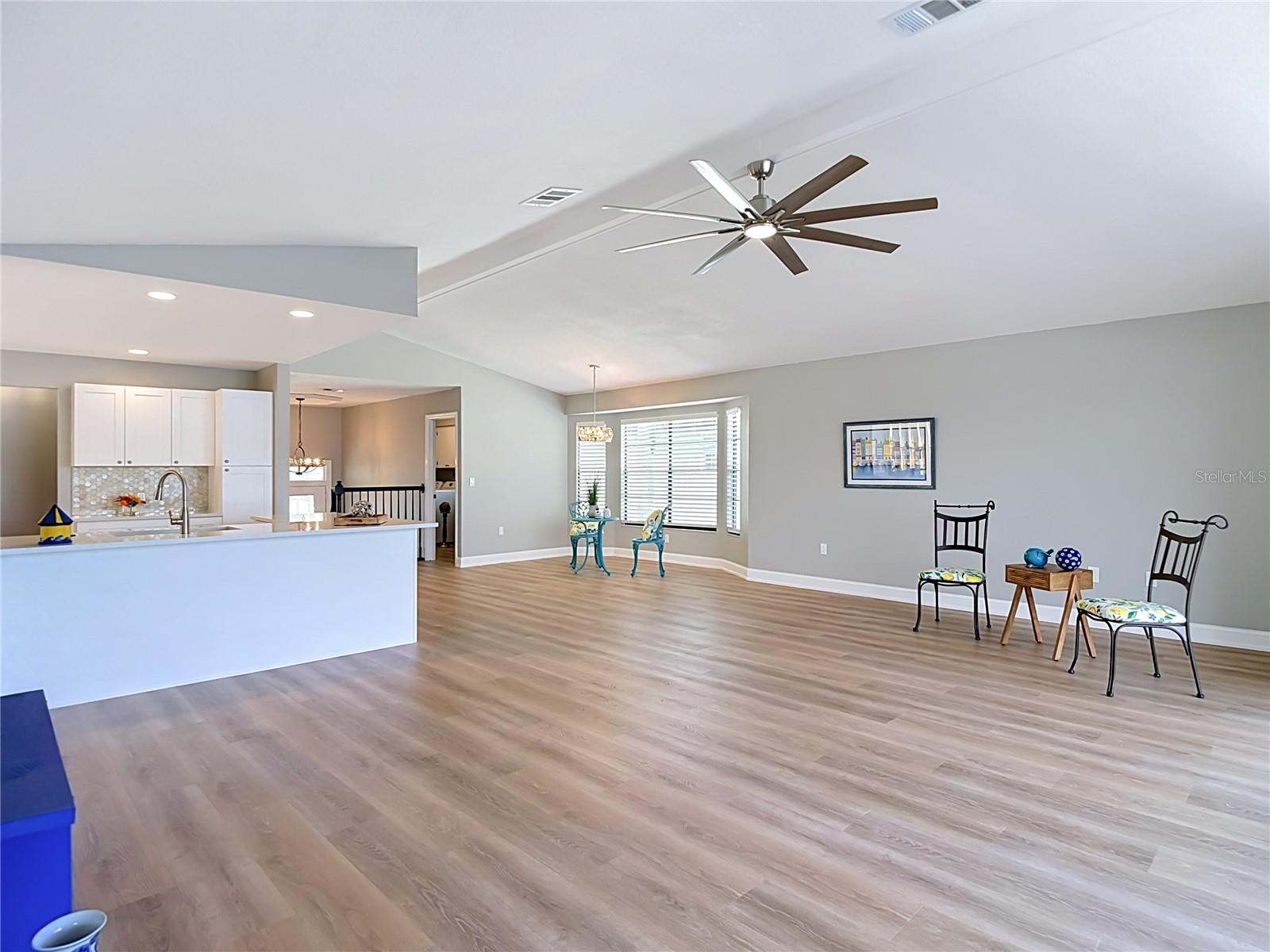 5925 SEASIDE DR