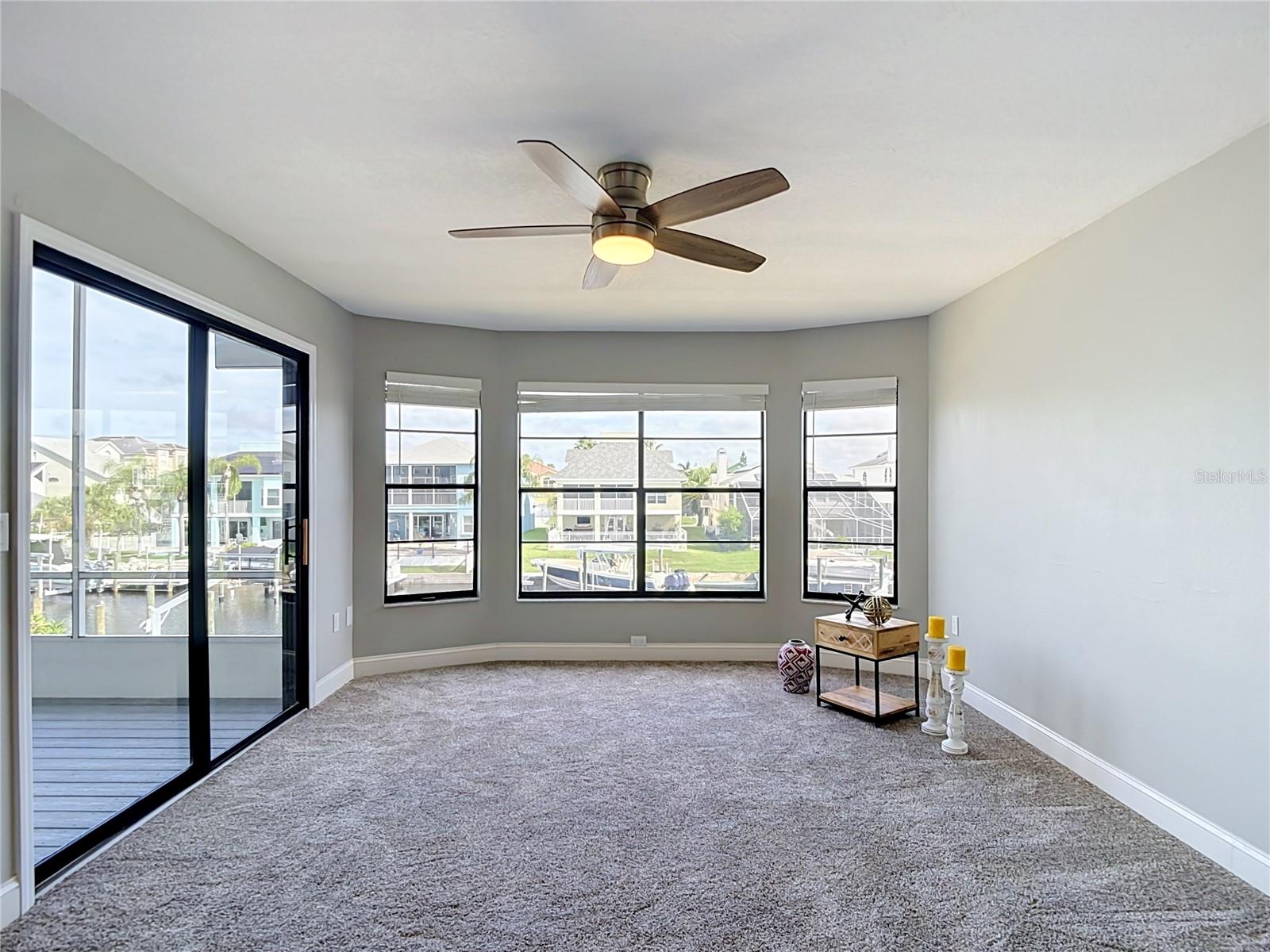 5925 SEASIDE DR