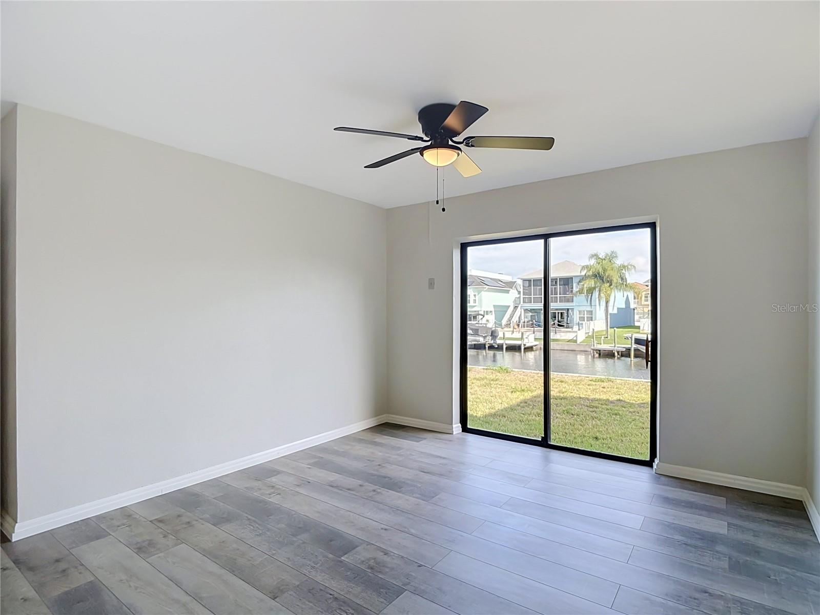 5925 SEASIDE DR