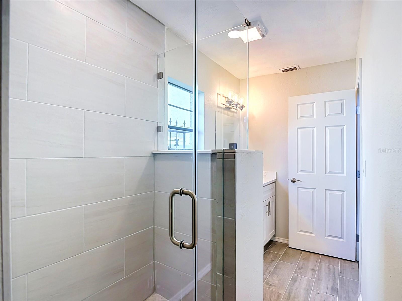 5925 SEASIDE DR