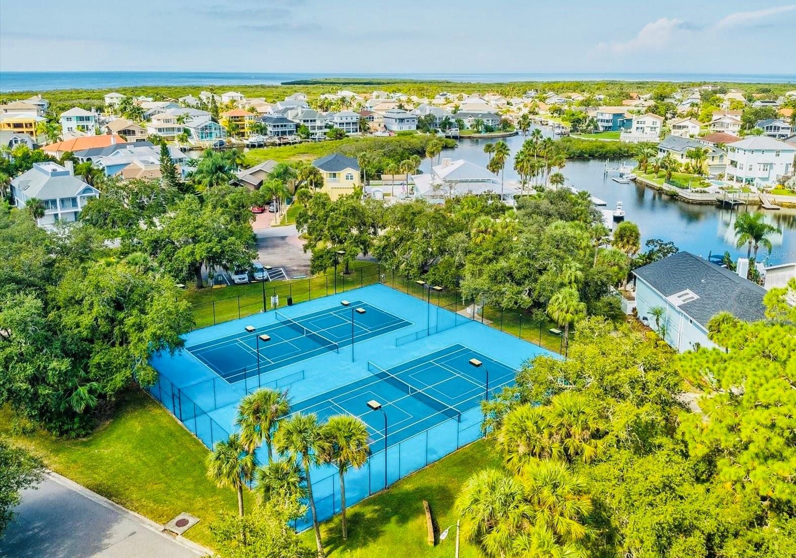 5925 SEASIDE DR