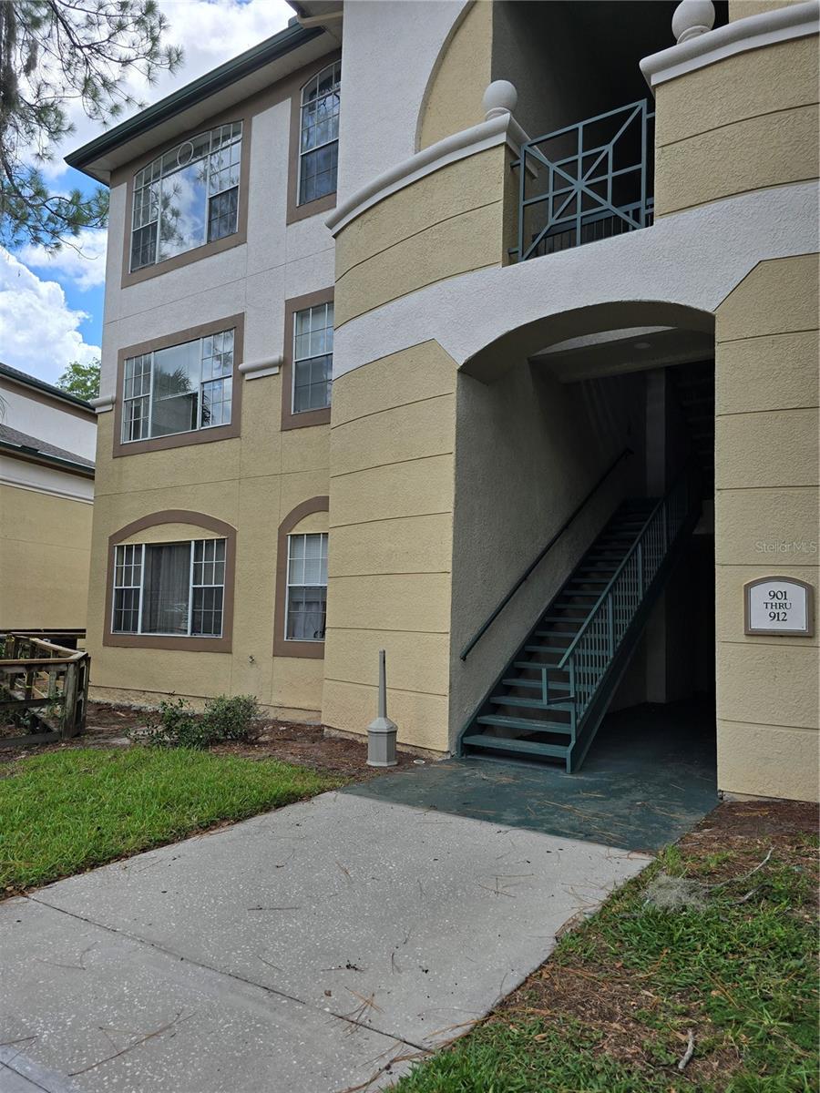 17112 CARRINGTON PARK DR #902