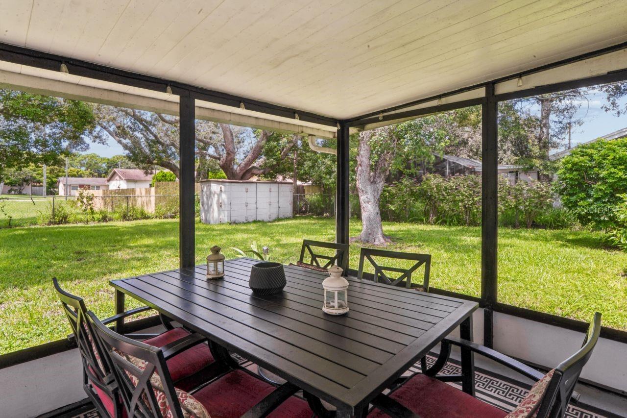 15915 VILLA DR