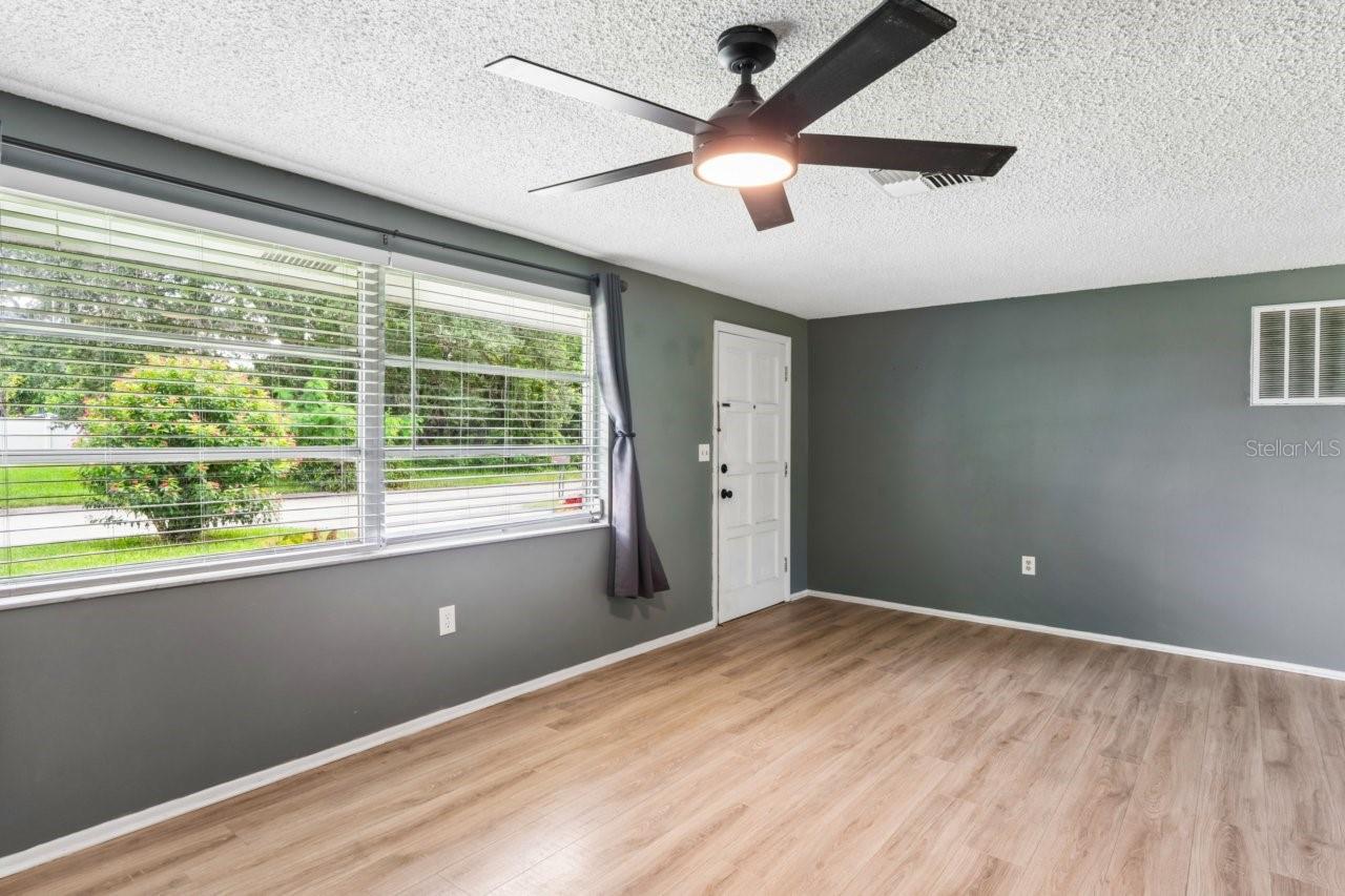 15915 VILLA DR
