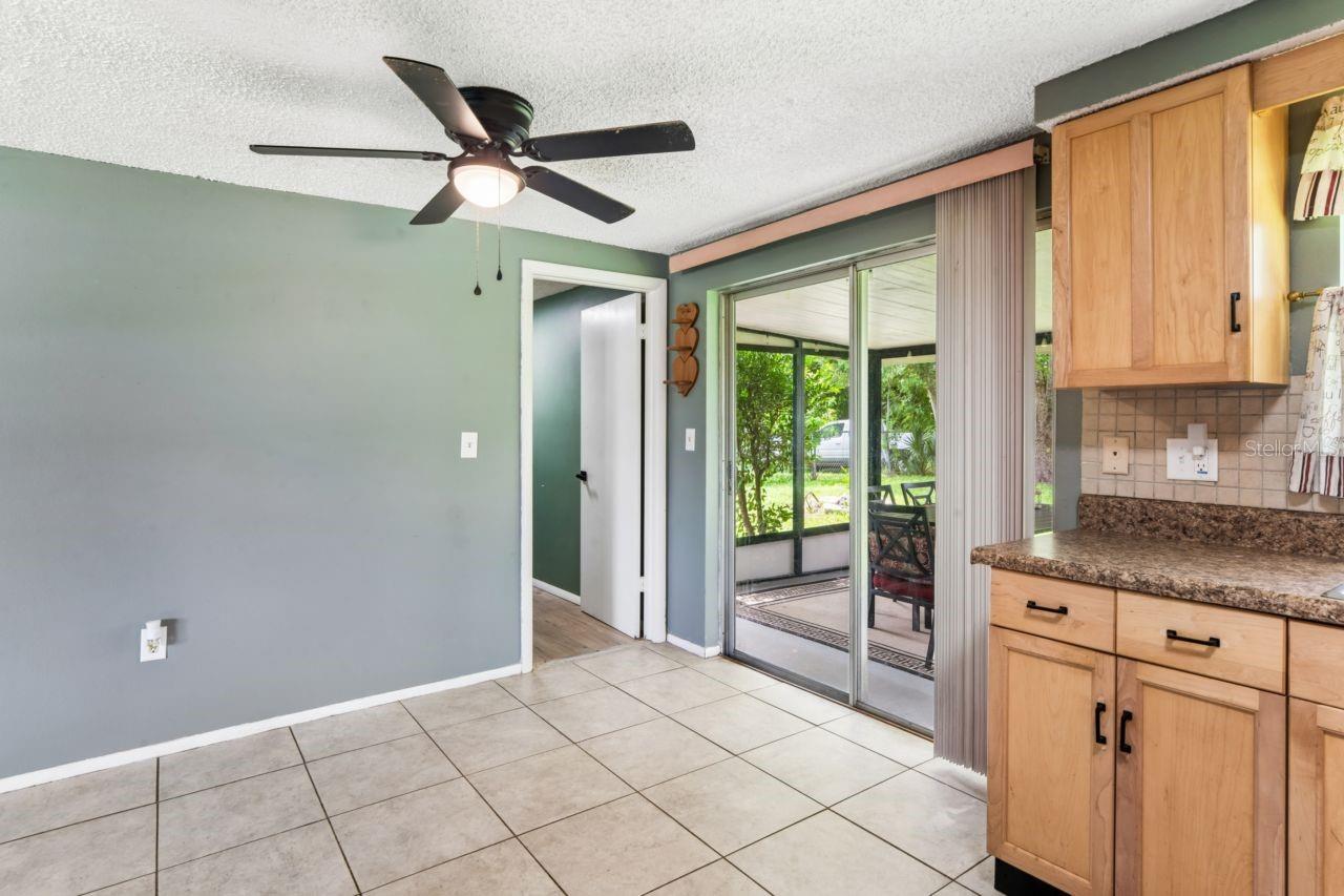 15915 VILLA DR