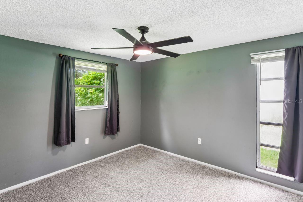 15915 VILLA DR
