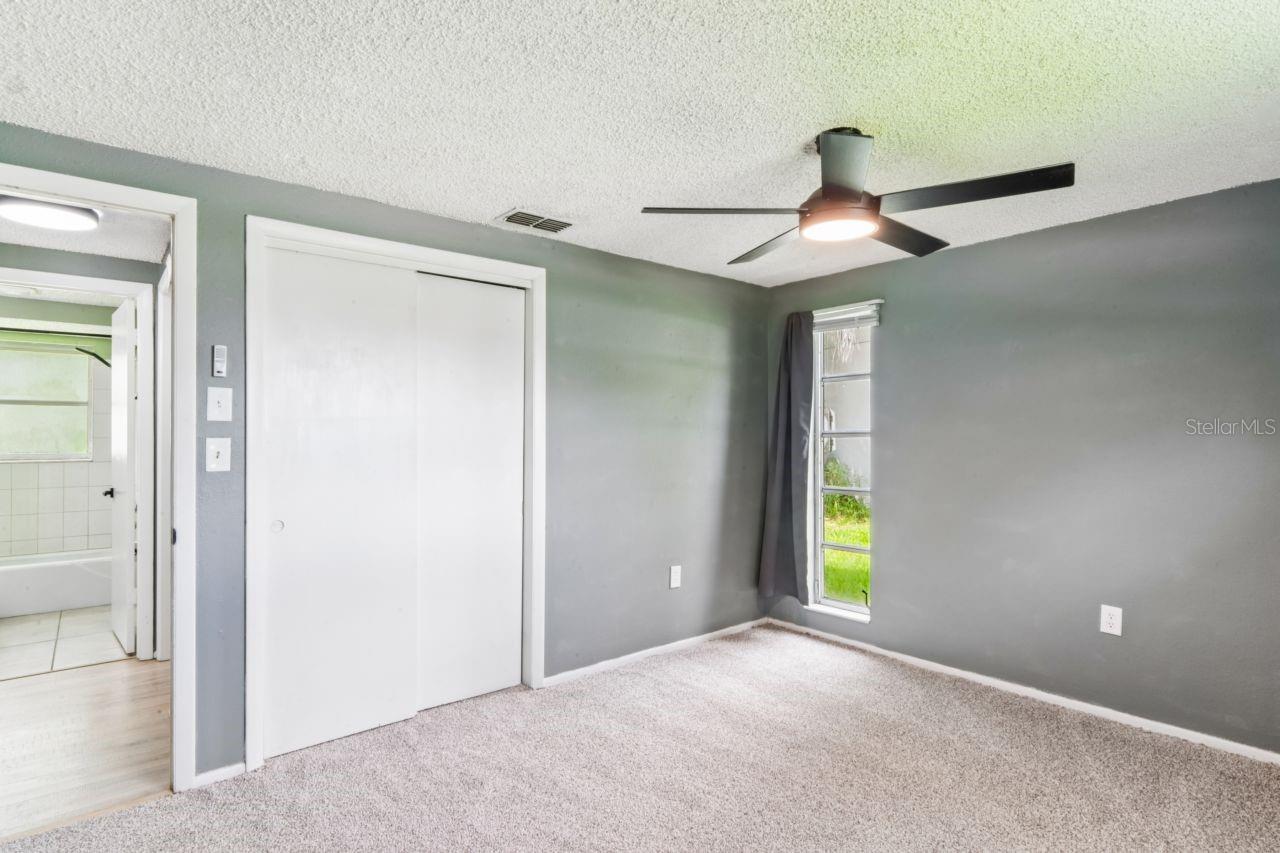 15915 VILLA DR