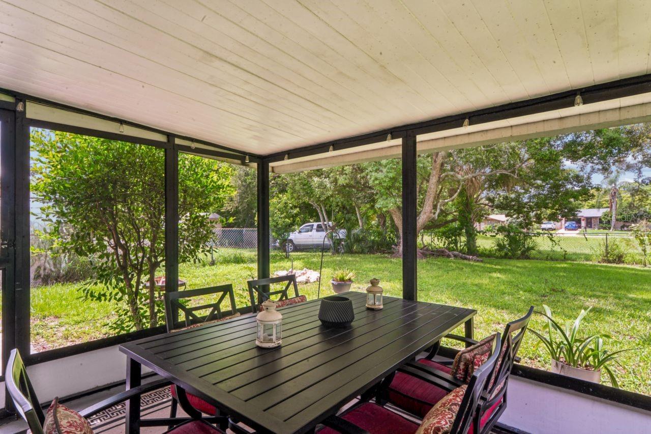 15915 VILLA DR