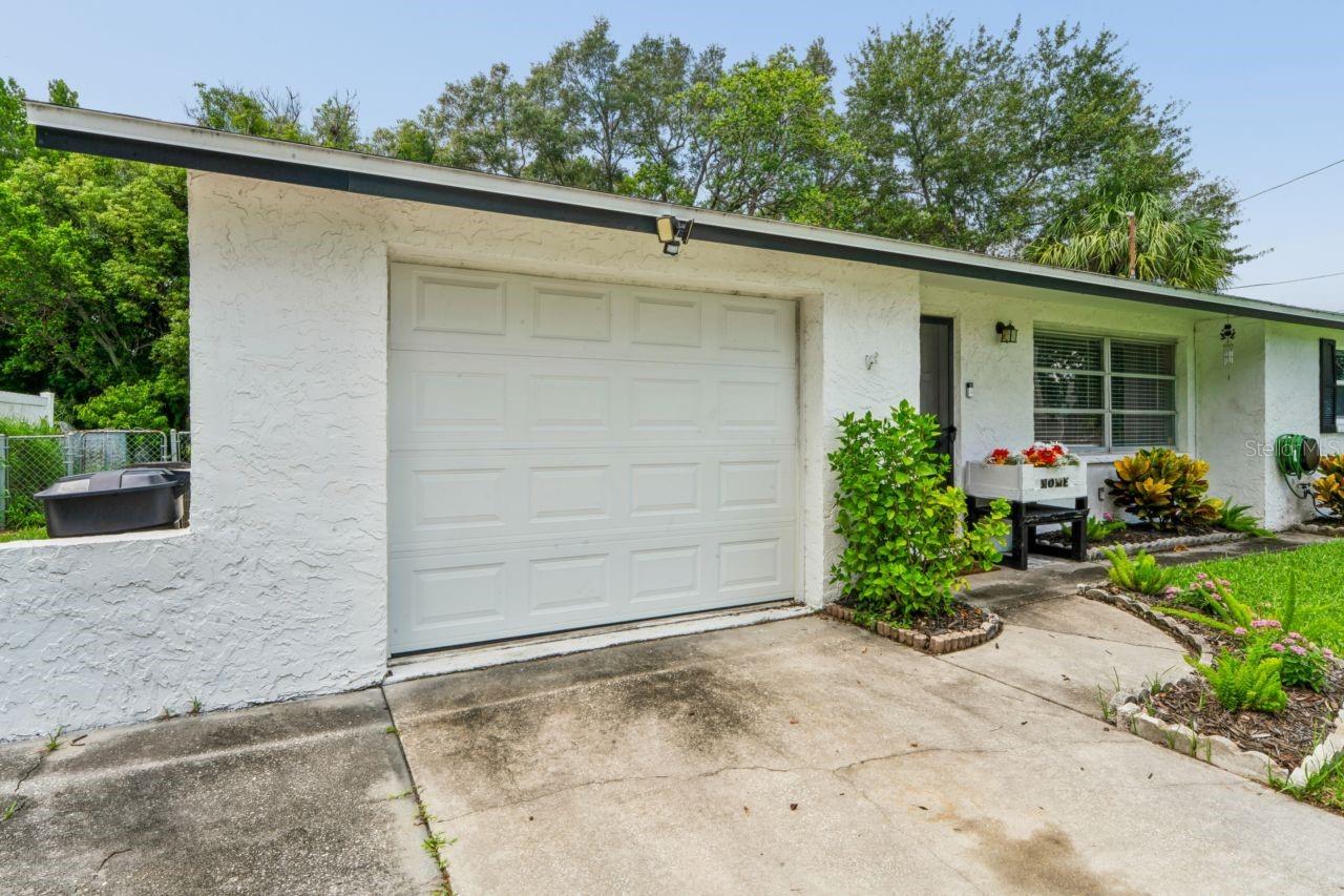 15915 VILLA DR