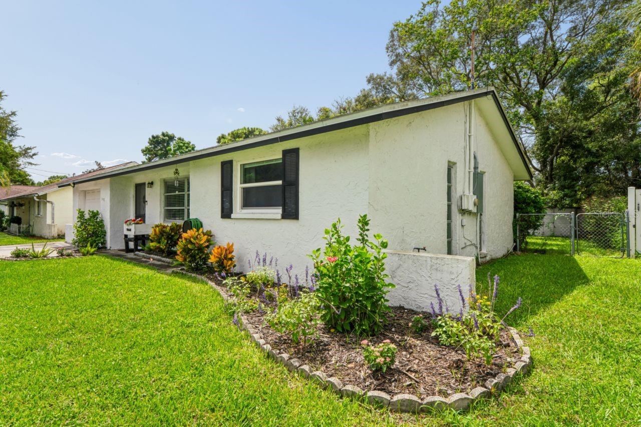 15915 VILLA DR