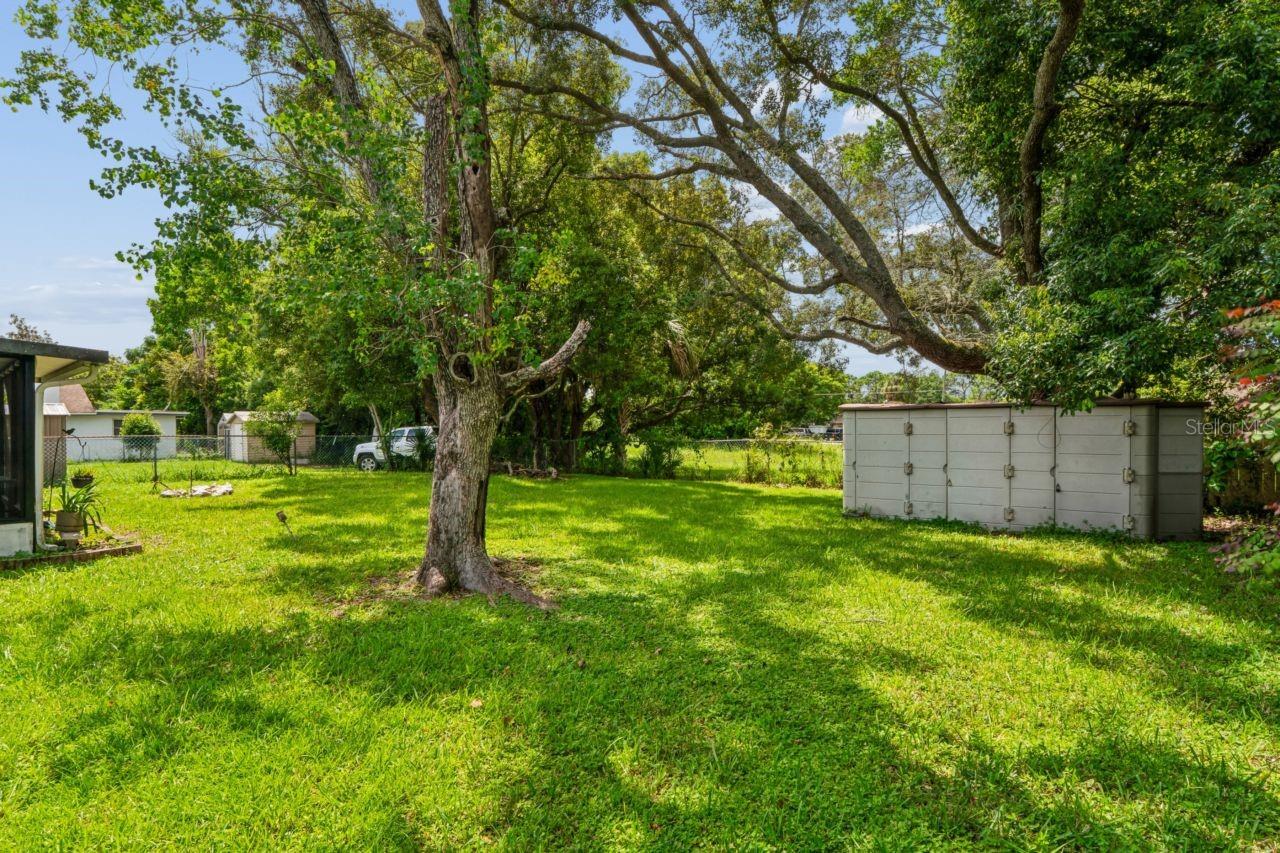 15915 VILLA DR
