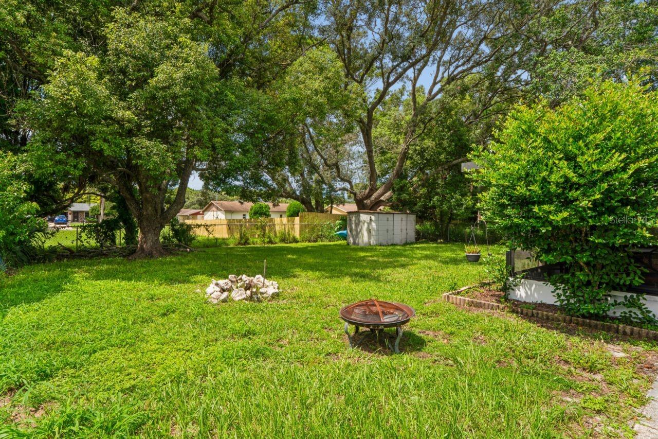 15915 VILLA DR