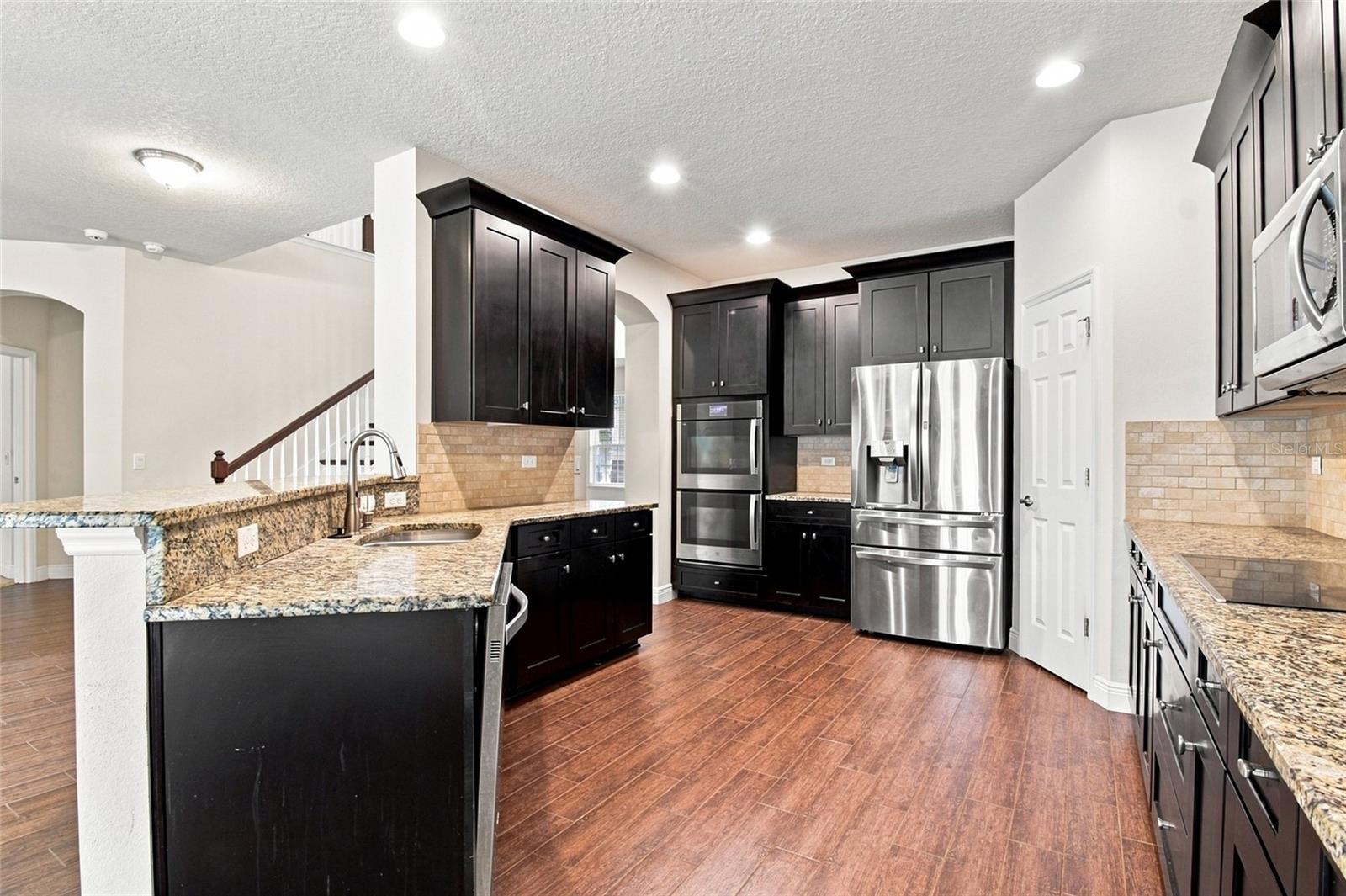 1215 HILLANDALE RESERVE DR