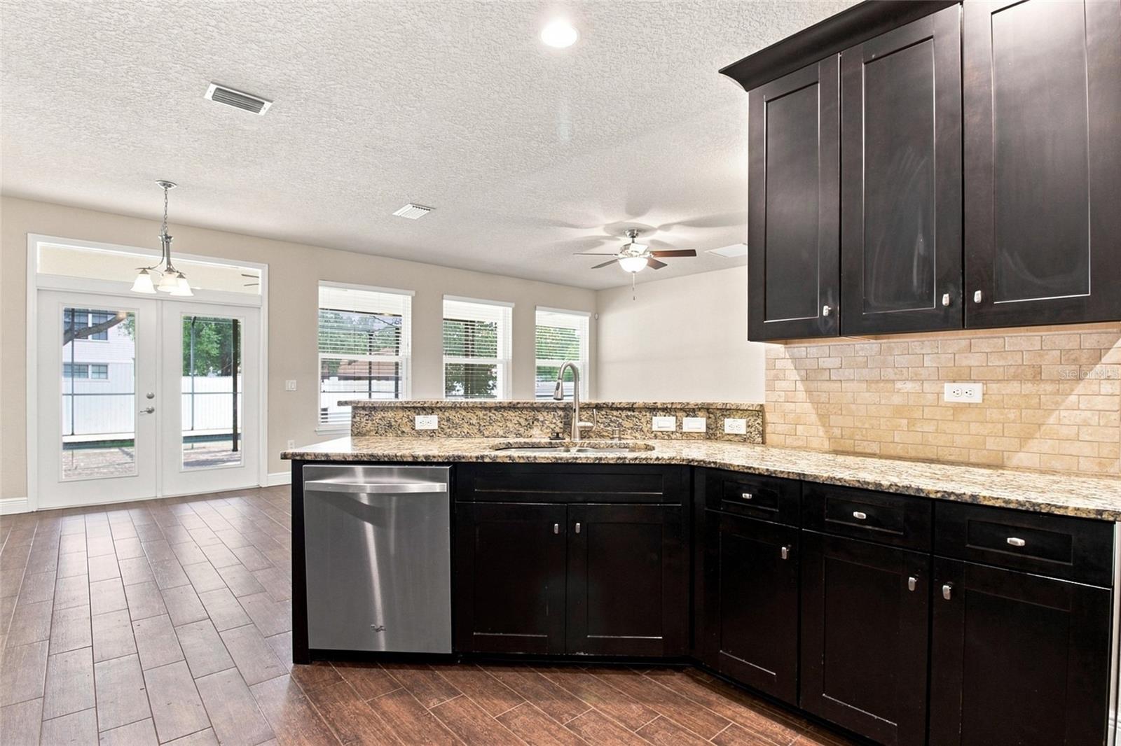 1215 HILLANDALE RESERVE DR