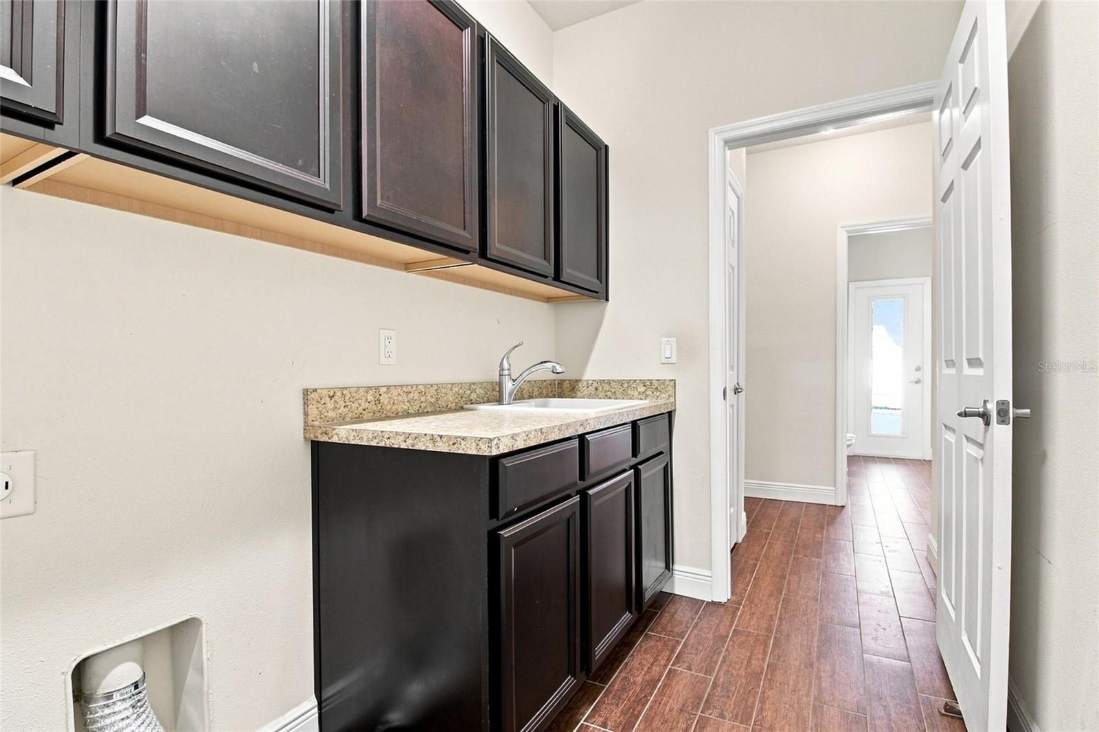 1215 HILLANDALE RESERVE DR