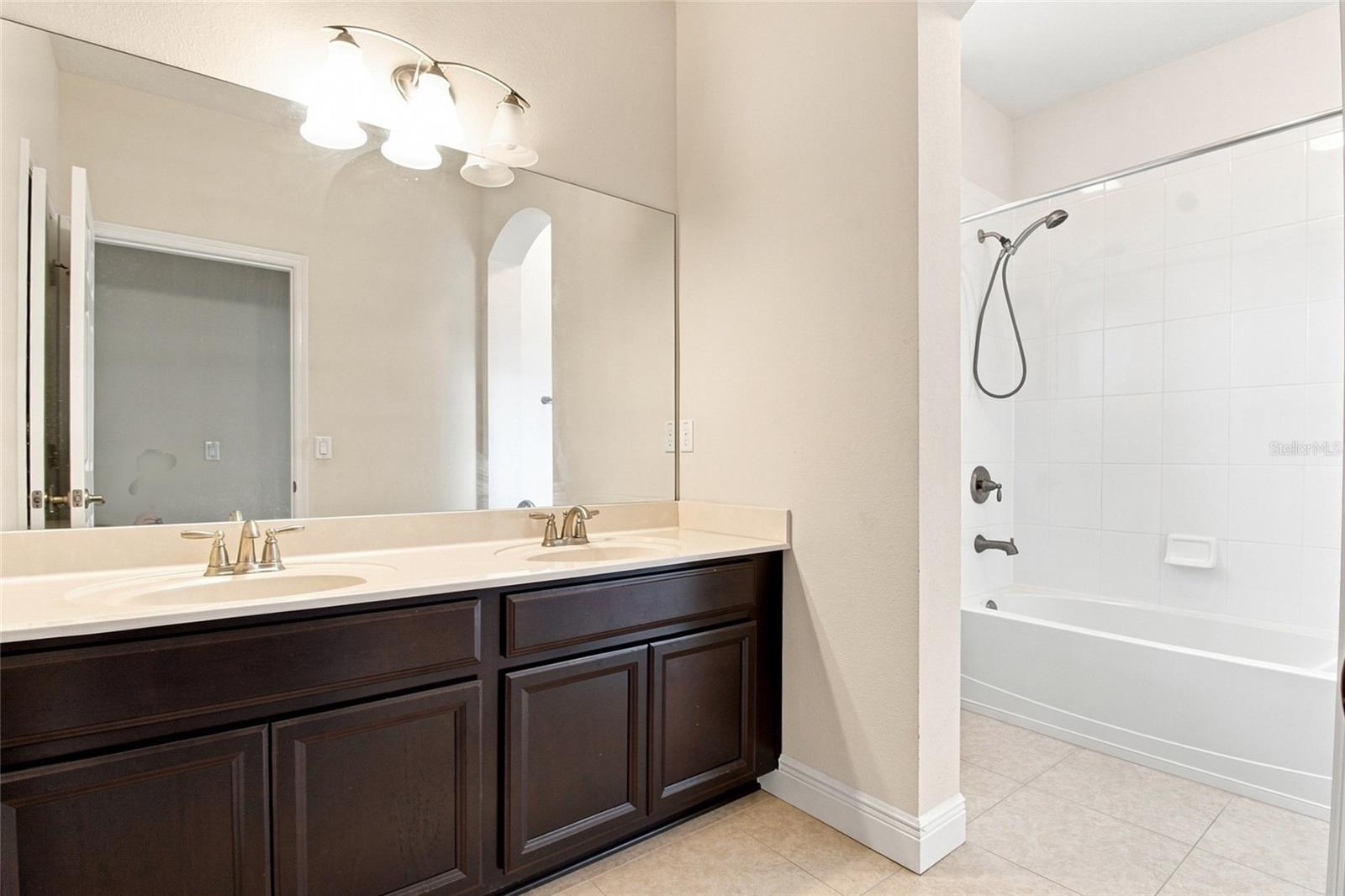 1215 HILLANDALE RESERVE DR