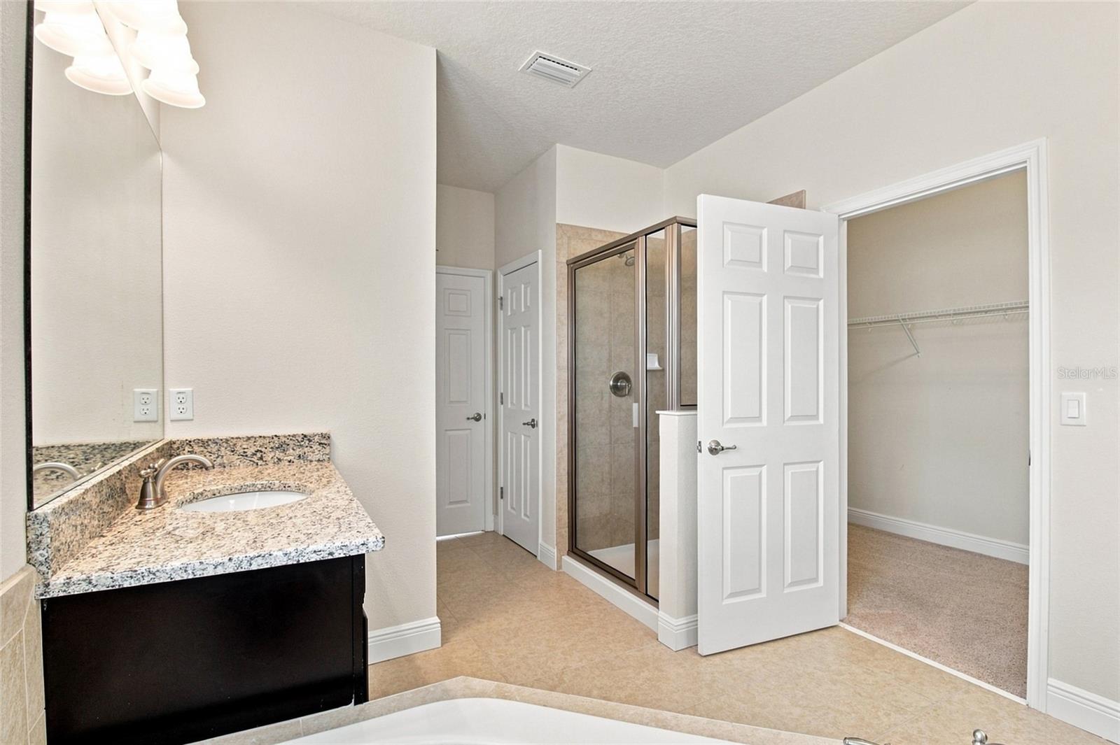 1215 HILLANDALE RESERVE DR