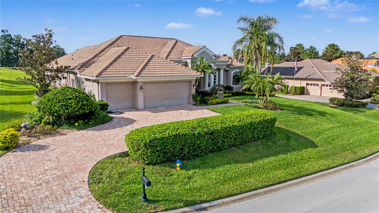 13823 THOROUGHBRED DR