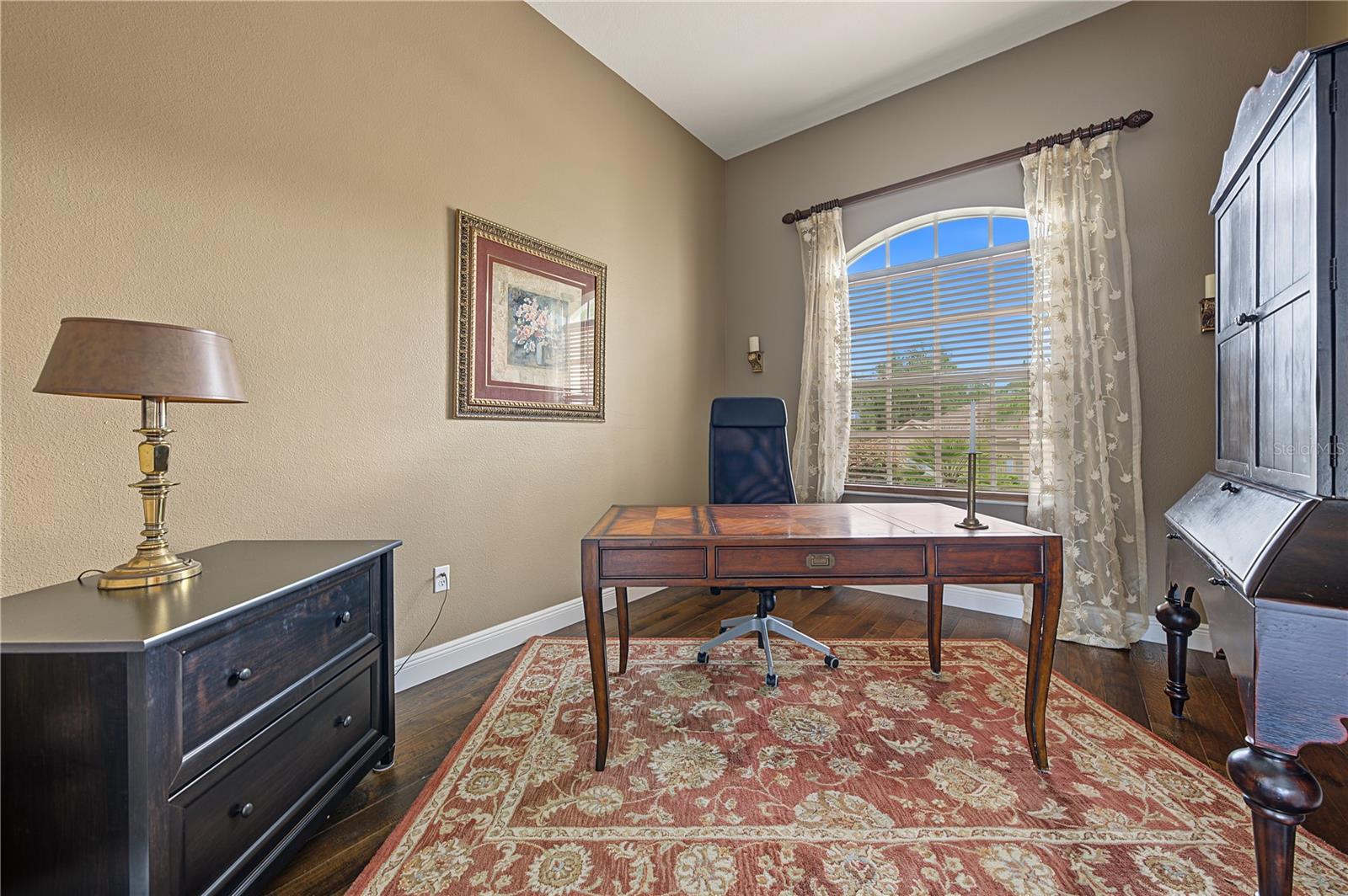 13823 THOROUGHBRED DR