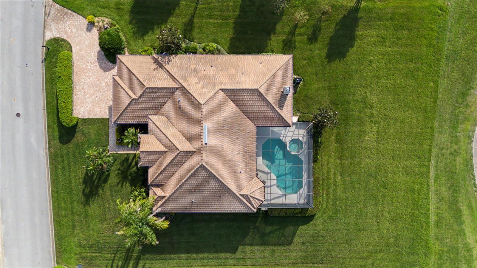 13823 THOROUGHBRED DR