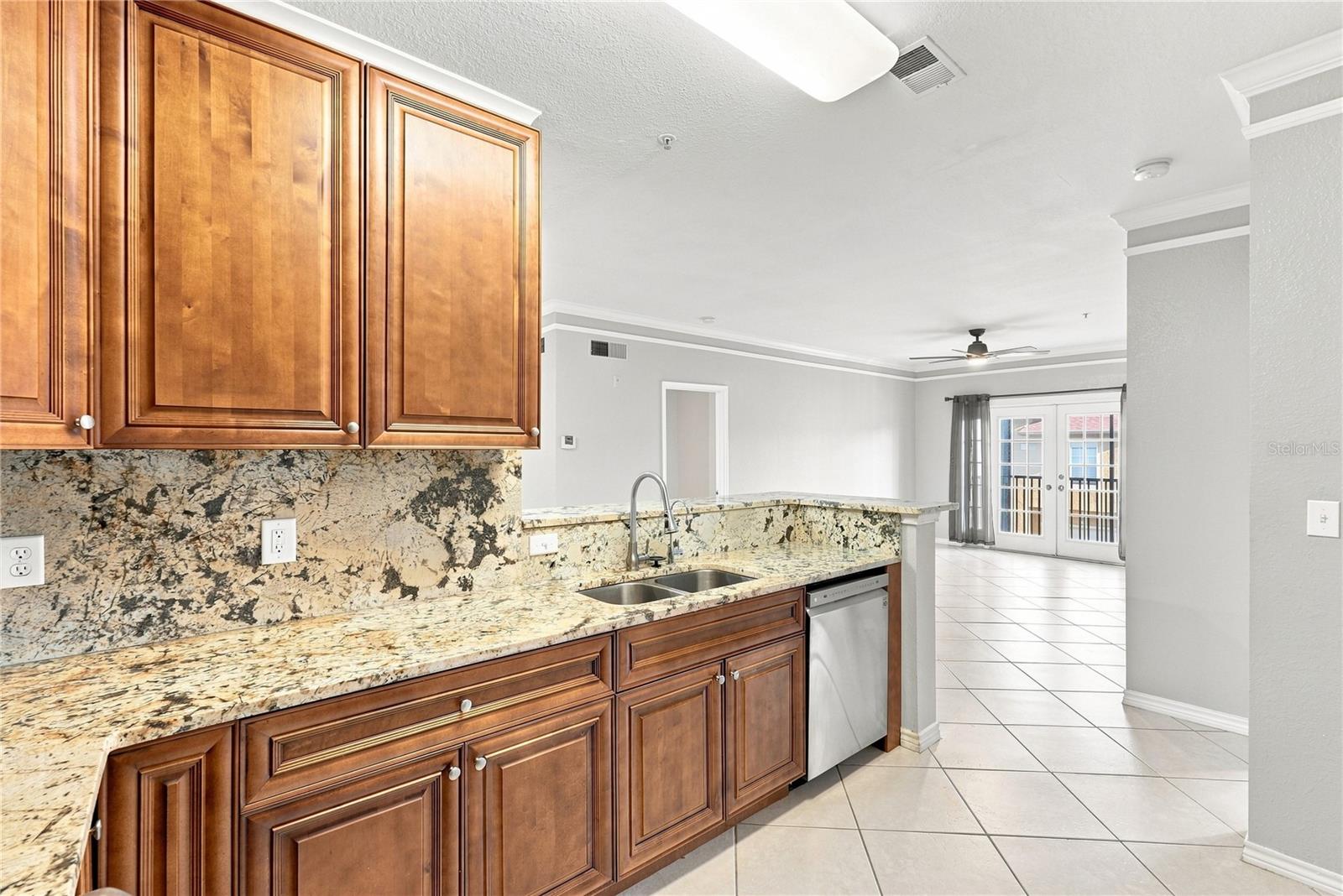4333 BAYSIDE VILLAGE DR #206