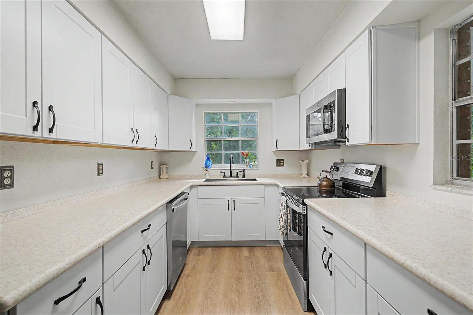 3621 OAKWOOD DR