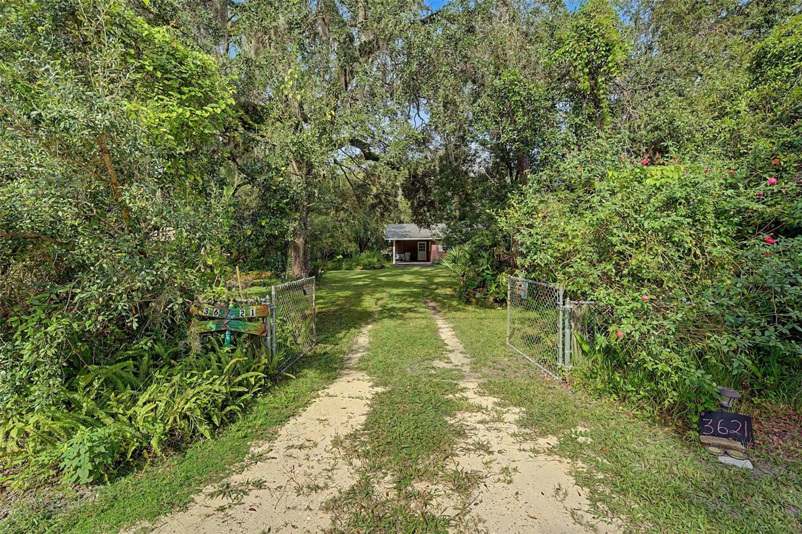 3621 OAKWOOD DR