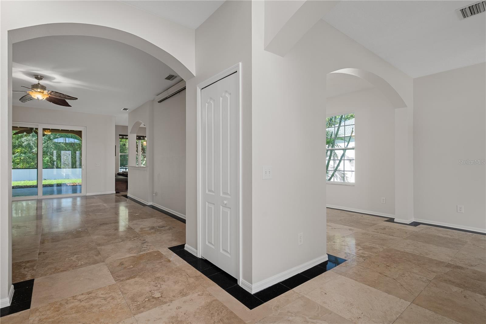4522 MAPLETREE LOOP