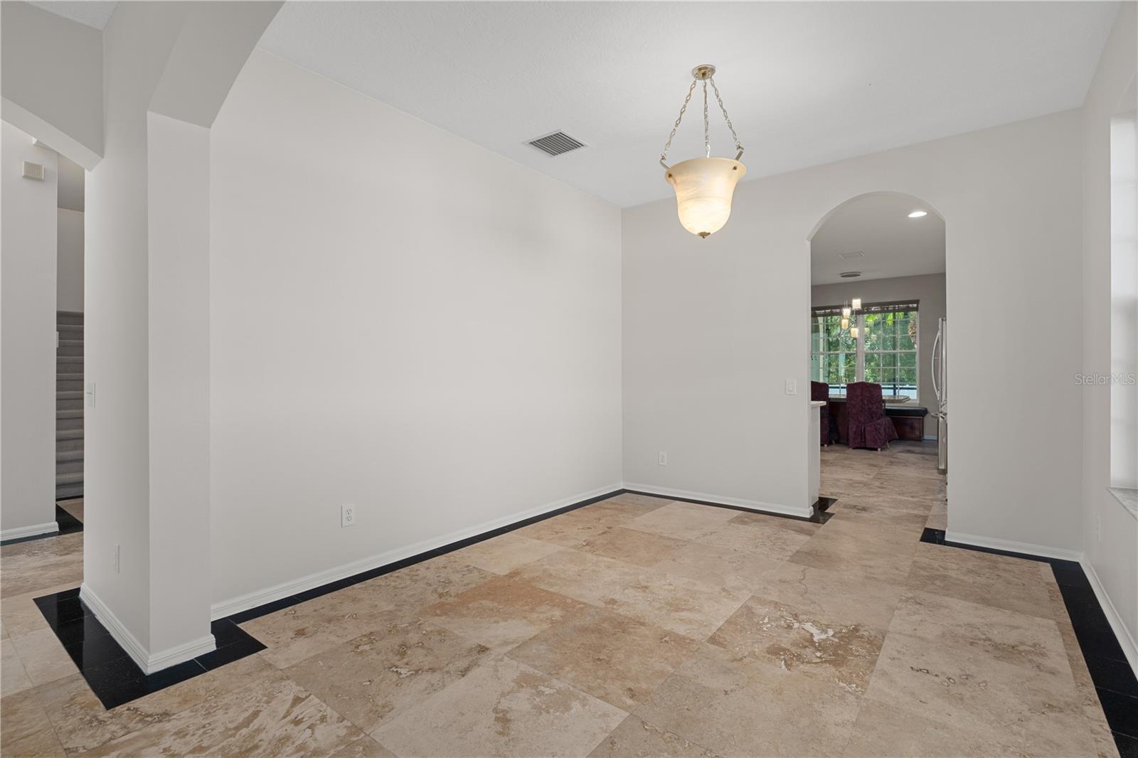 4522 MAPLETREE LOOP