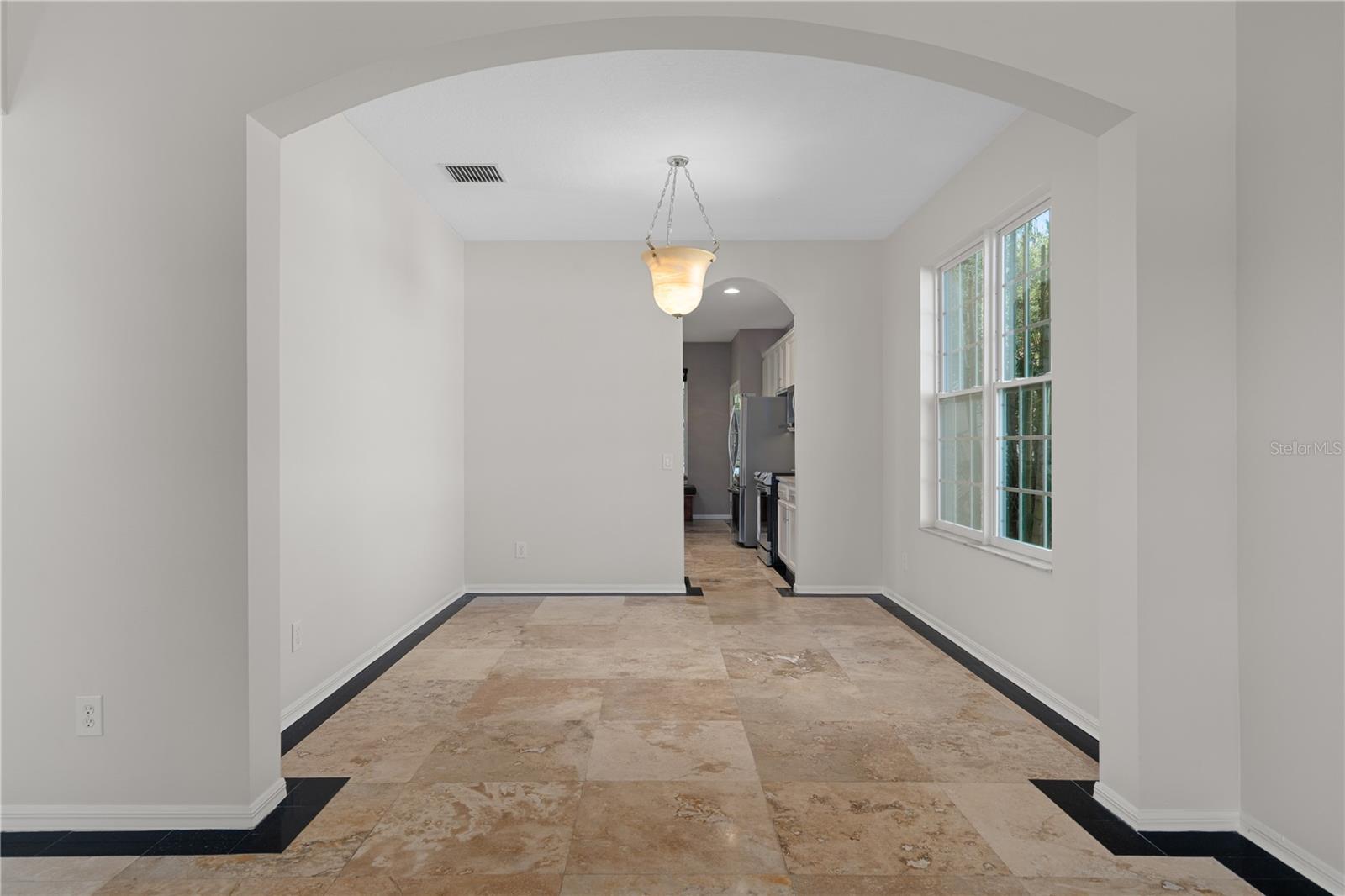 4522 MAPLETREE LOOP