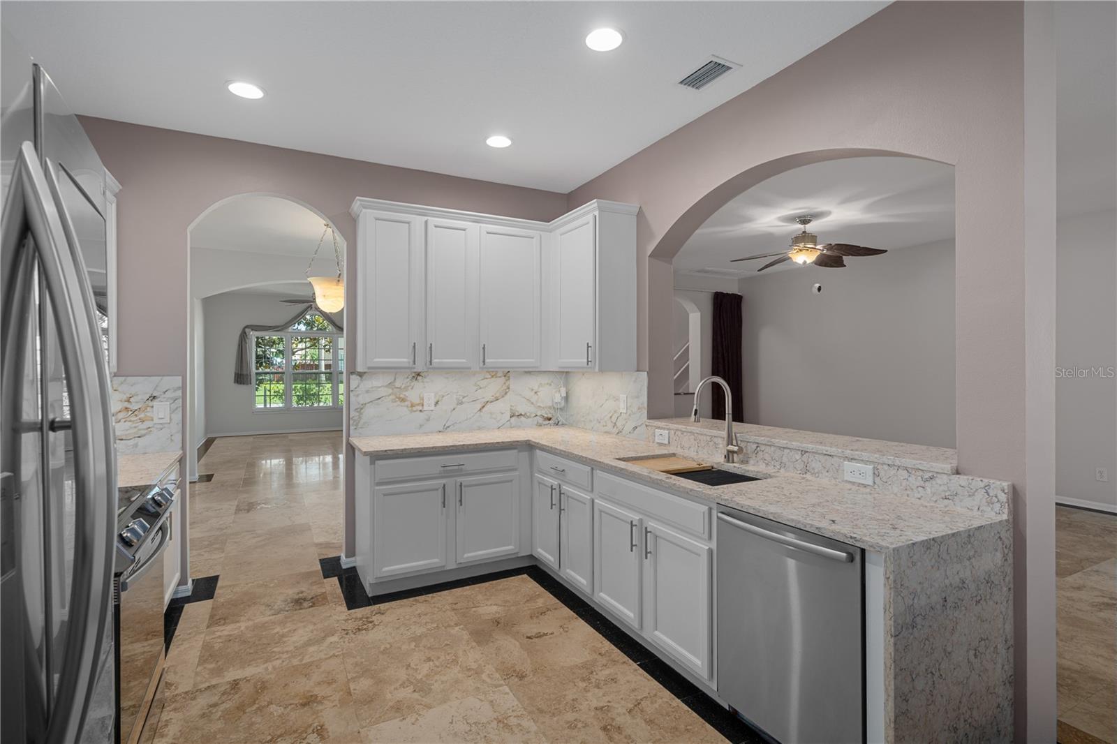 4522 MAPLETREE LOOP