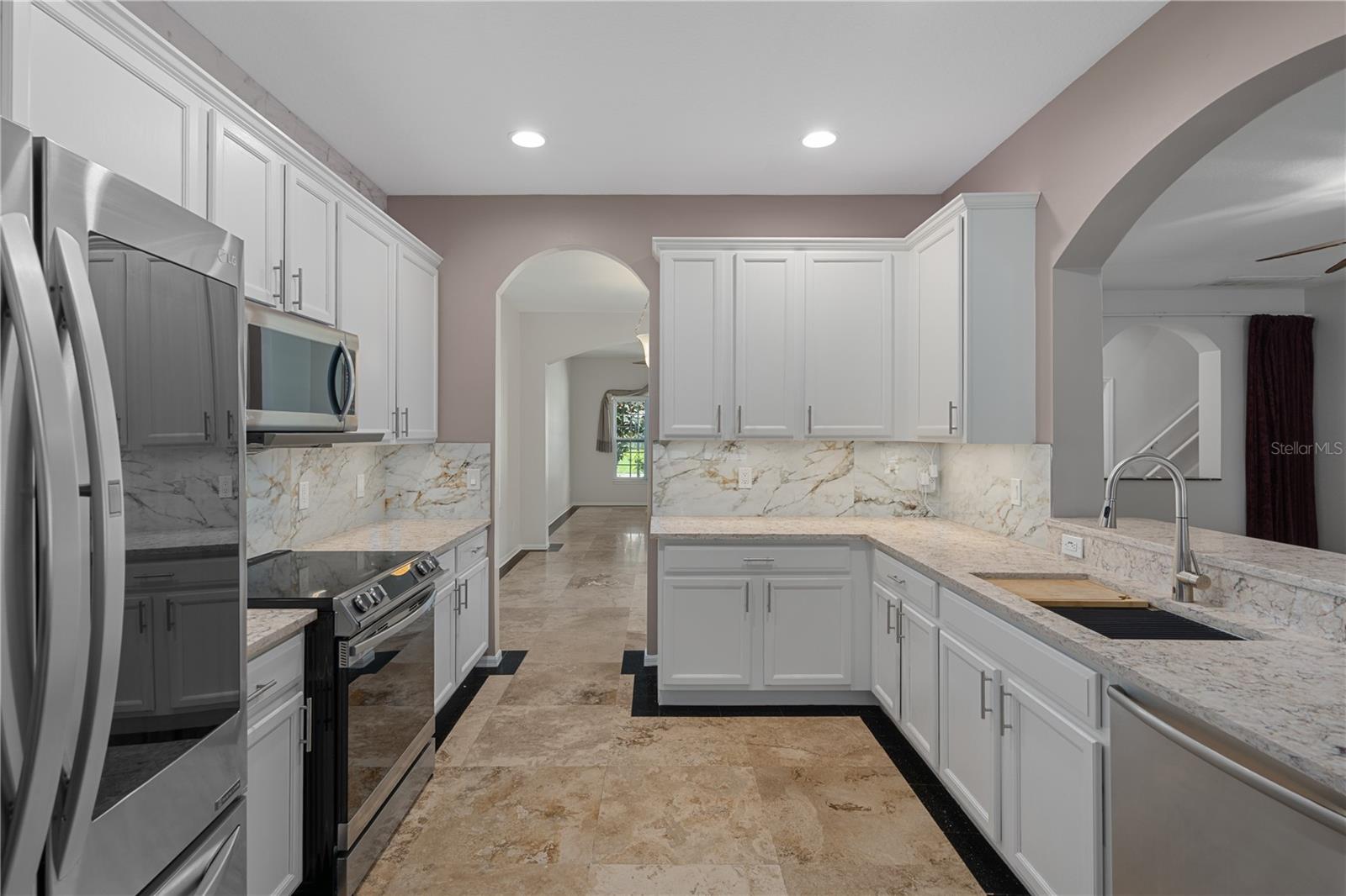 4522 MAPLETREE LOOP