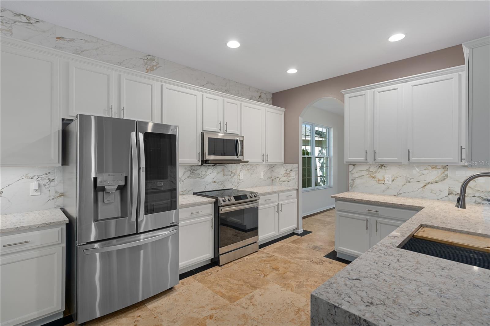 4522 MAPLETREE LOOP