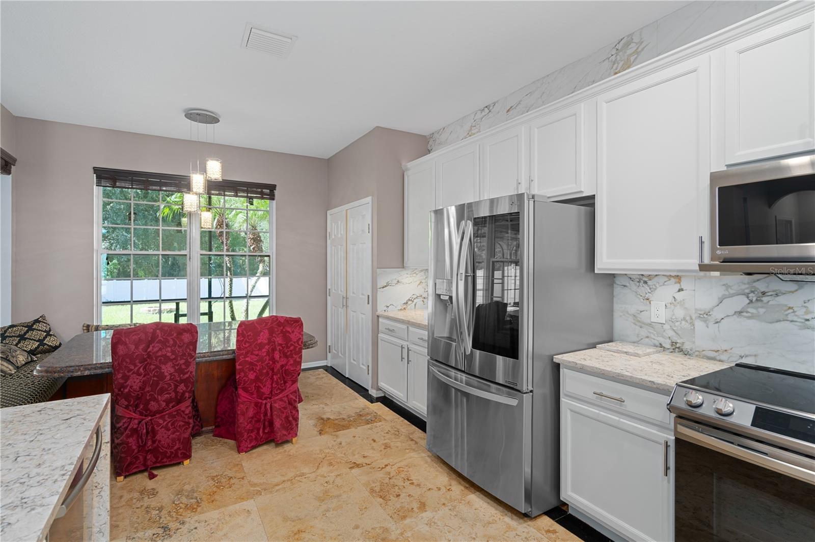 4522 MAPLETREE LOOP