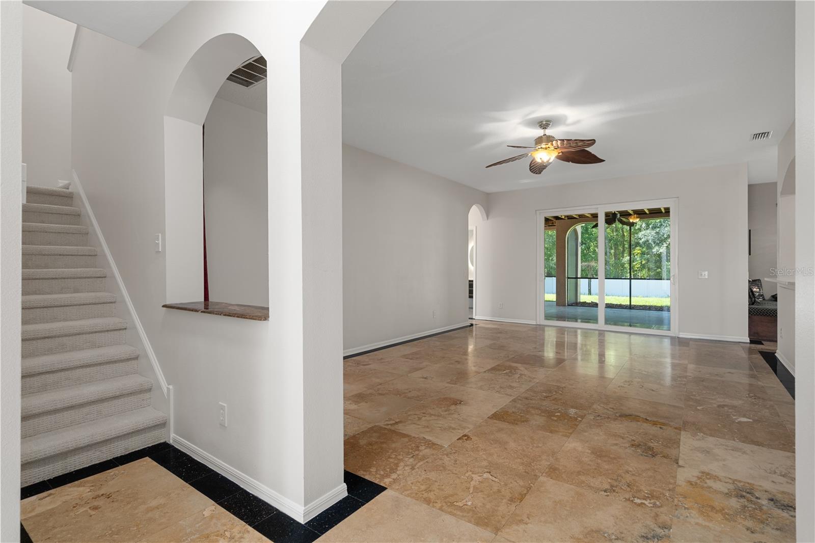4522 MAPLETREE LOOP