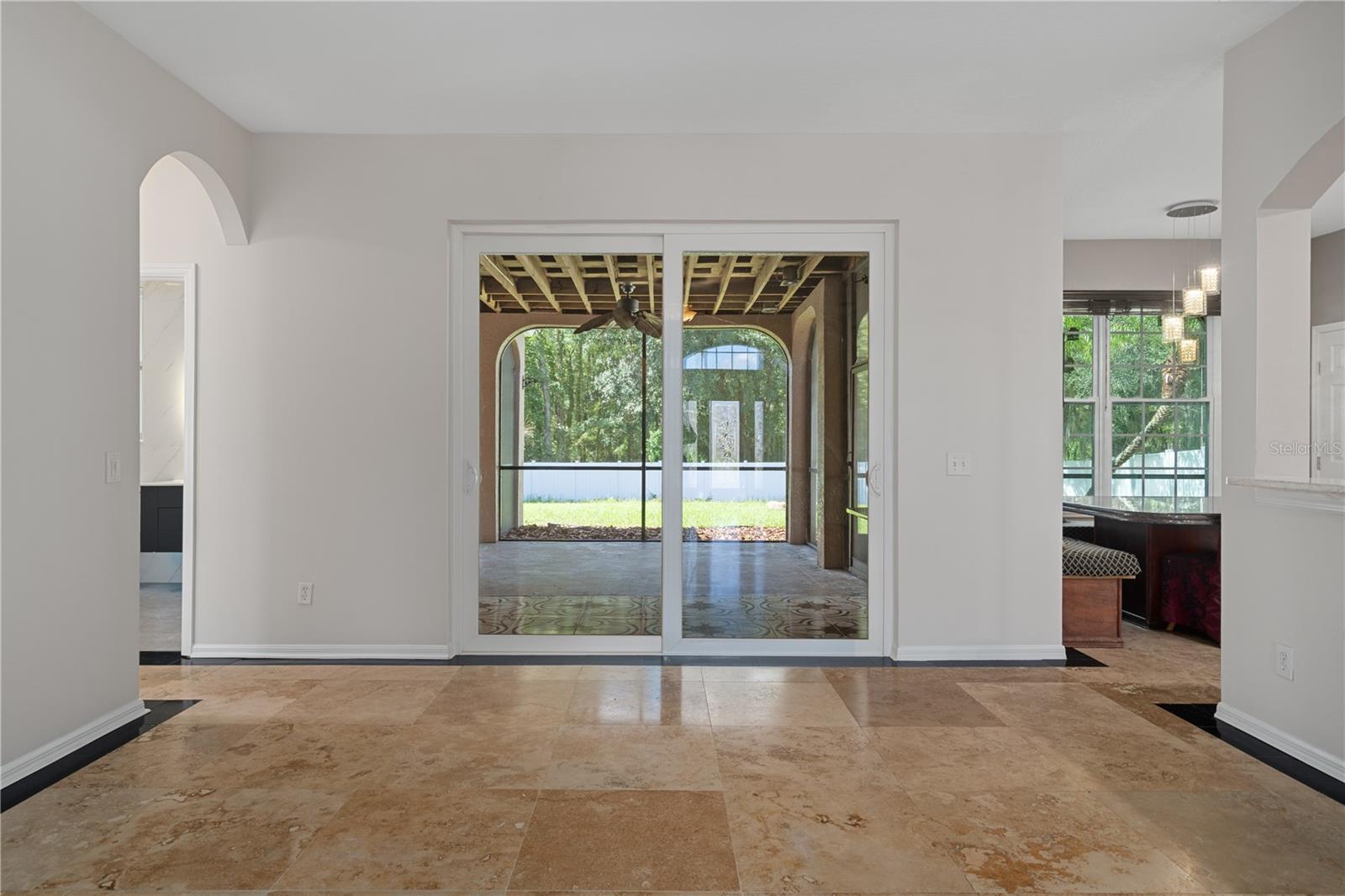 4522 MAPLETREE LOOP