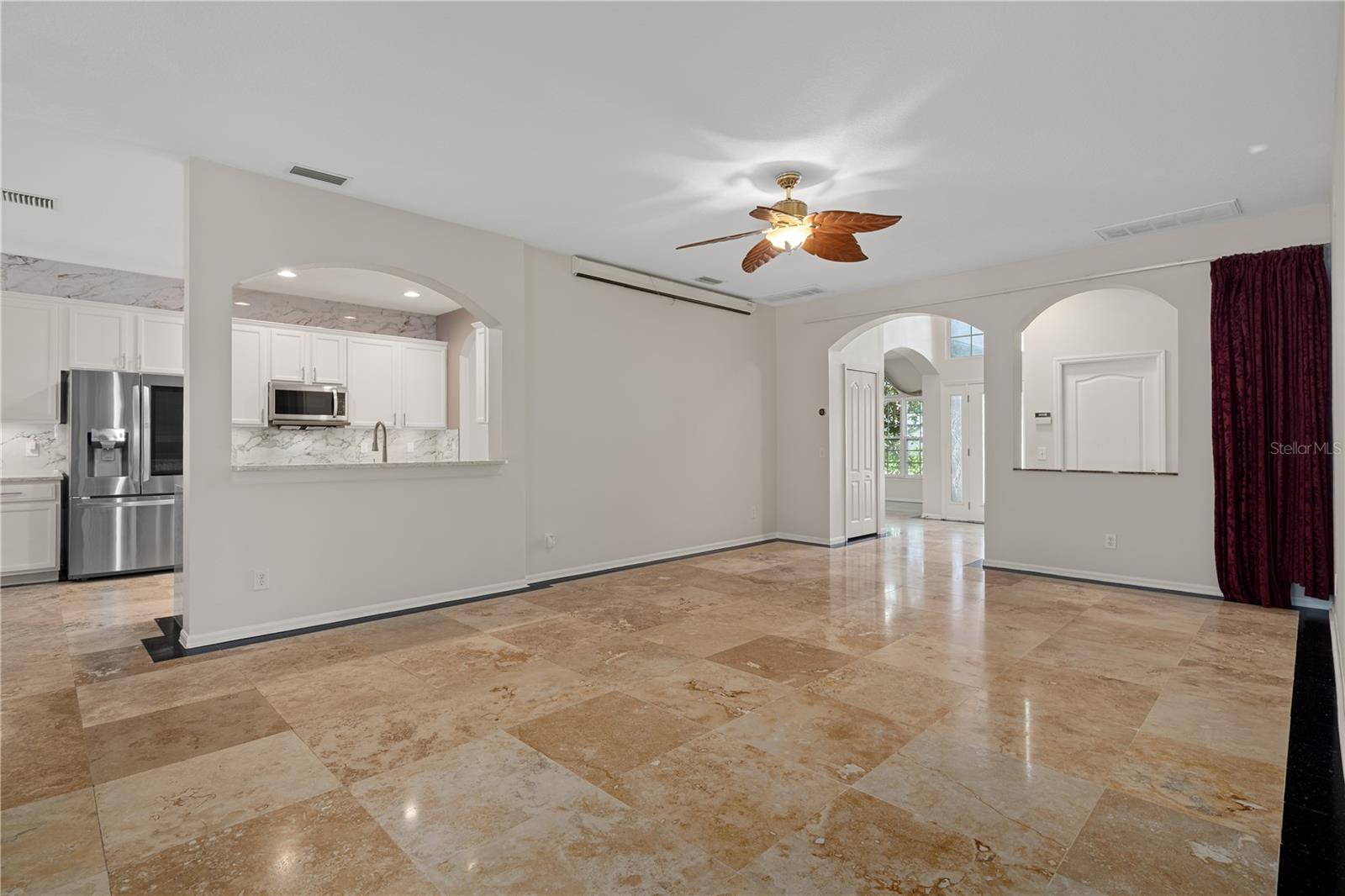 4522 MAPLETREE LOOP