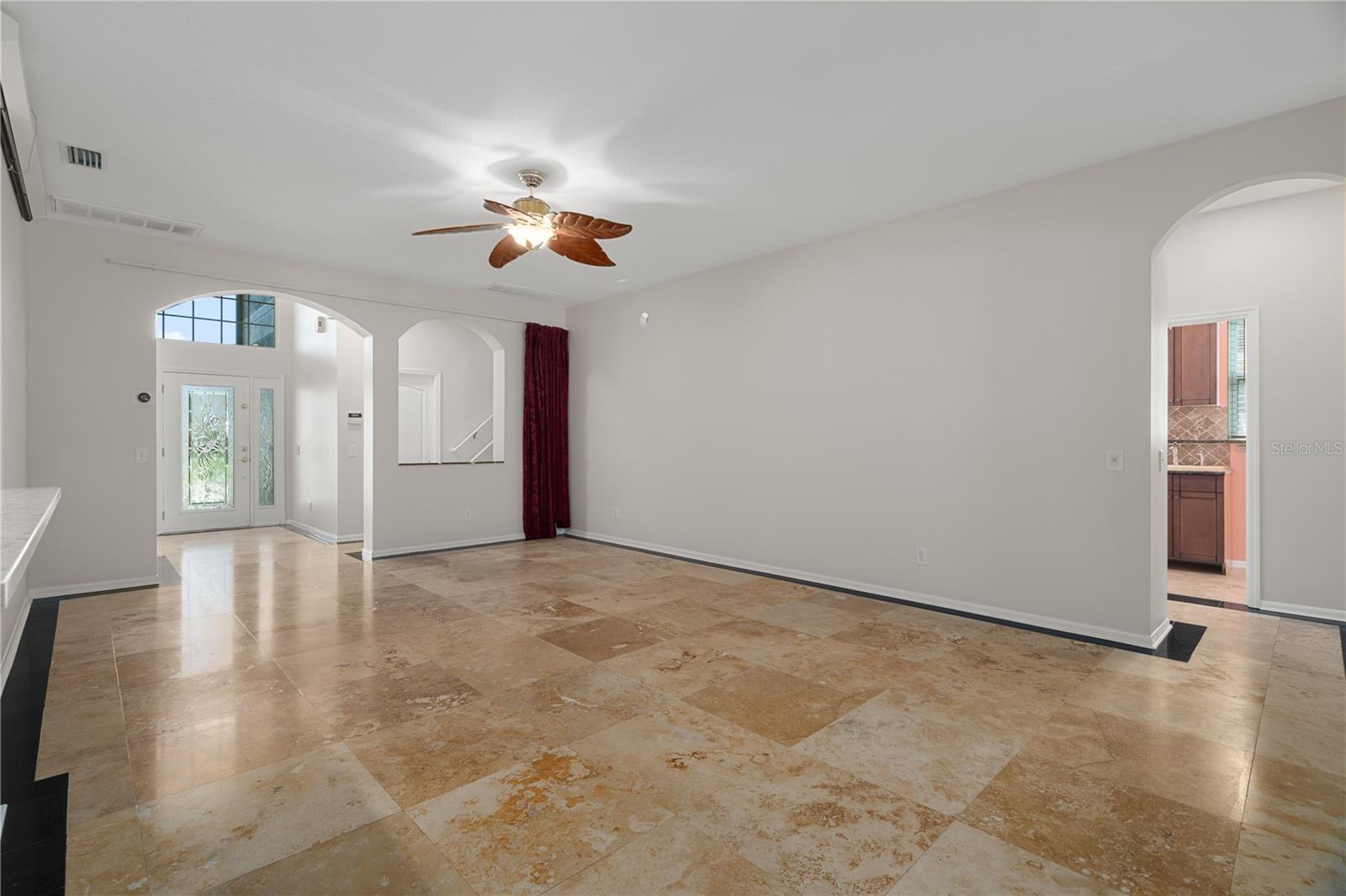 4522 MAPLETREE LOOP