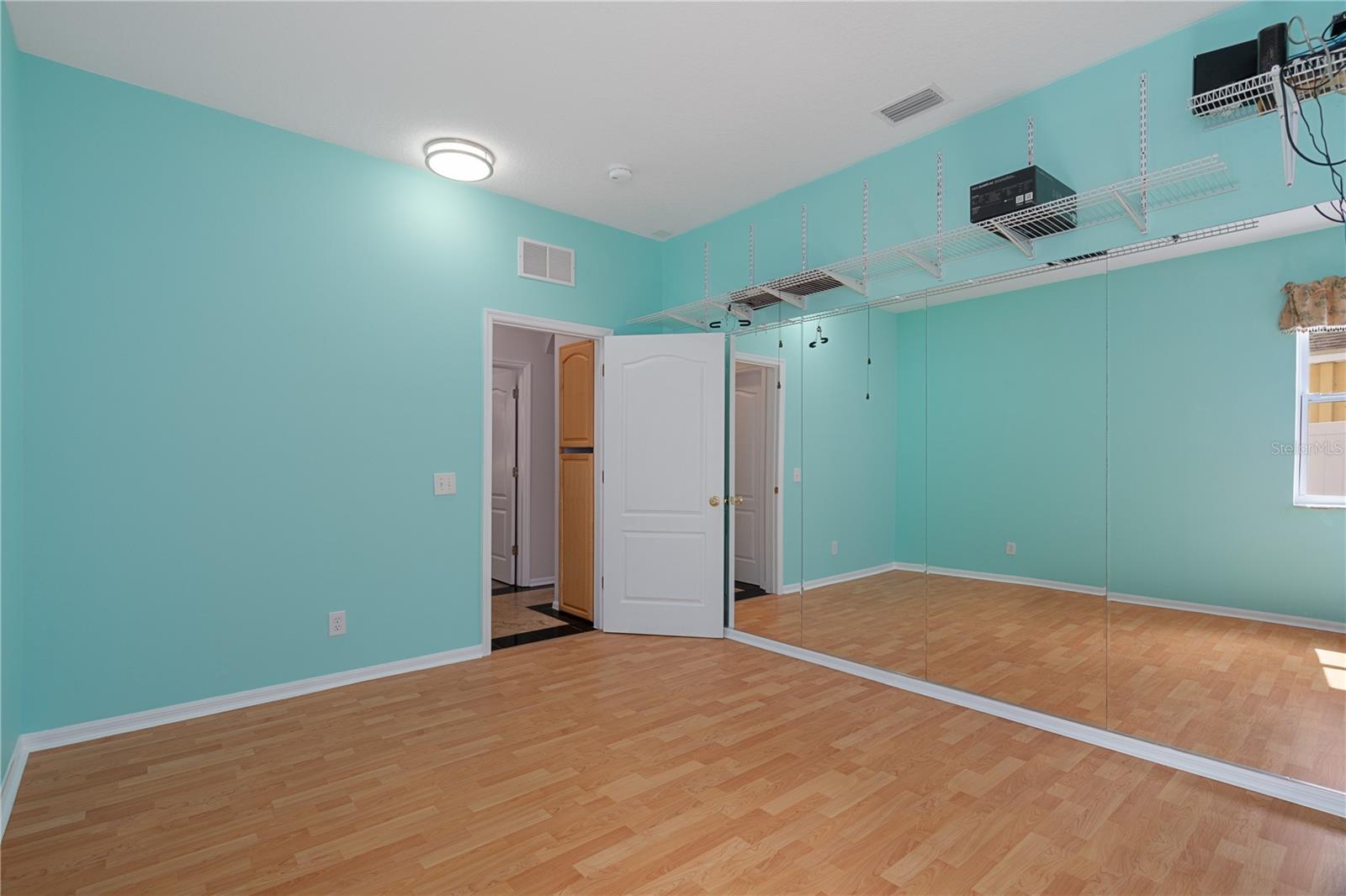 4522 MAPLETREE LOOP