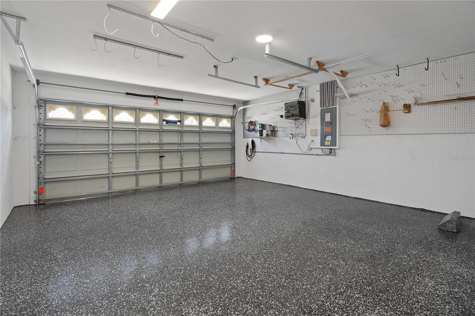 4522 MAPLETREE LOOP