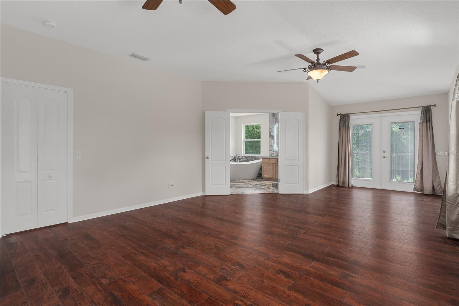 4522 MAPLETREE LOOP