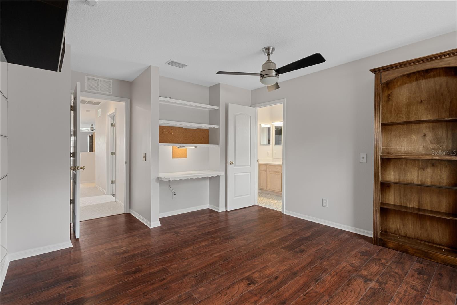 4522 MAPLETREE LOOP