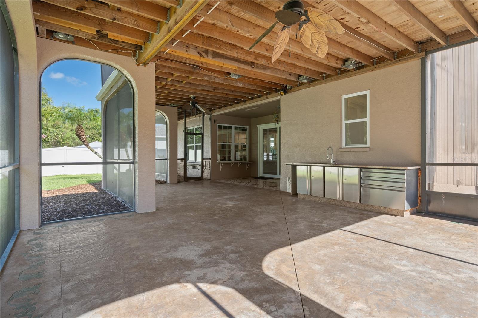 4522 MAPLETREE LOOP