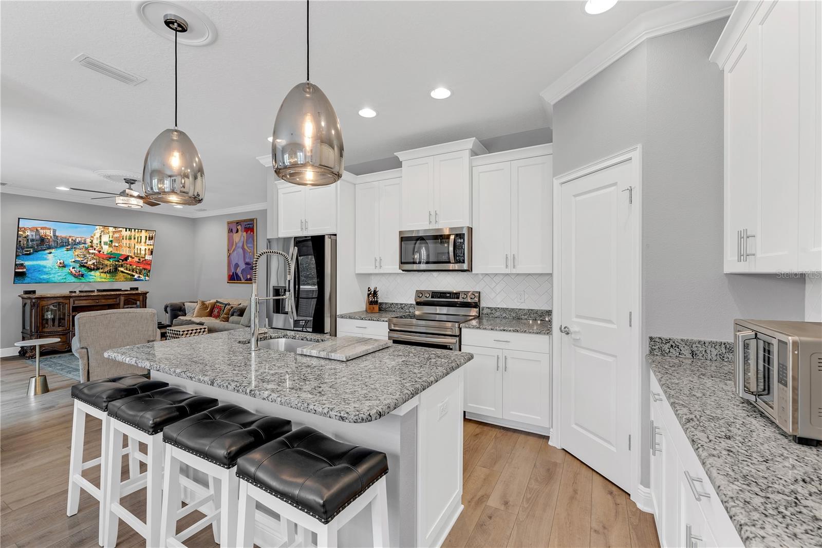 3030 W VAN BUREN DR
