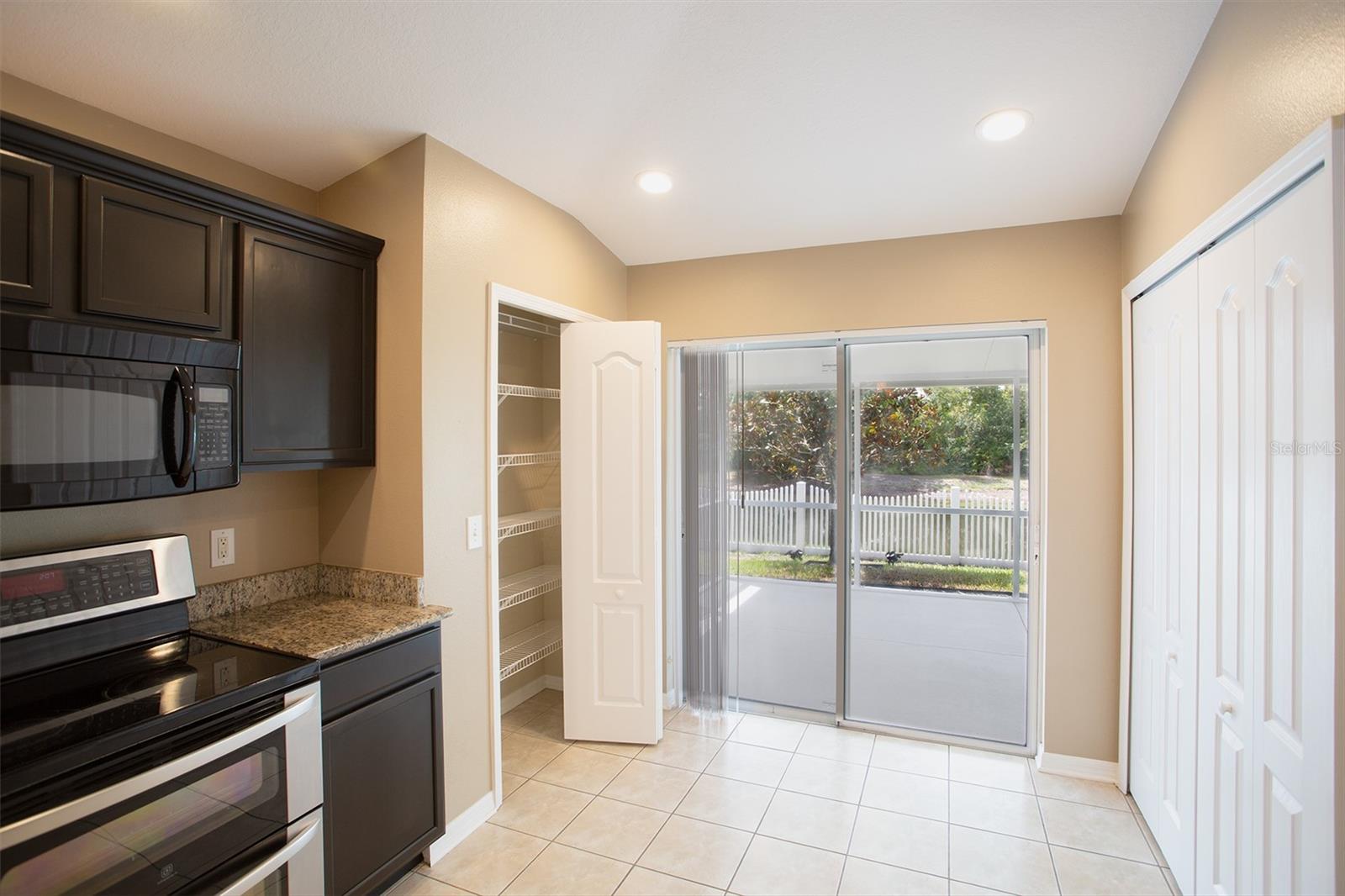 12307 CANYON BLVD