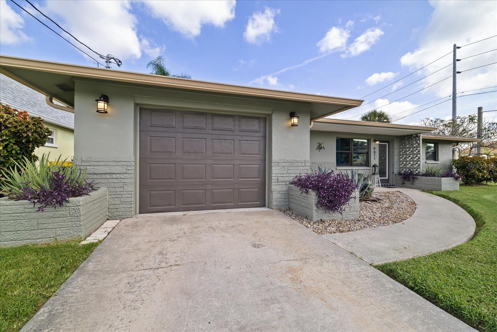 4611 TOPSAIL TRL
