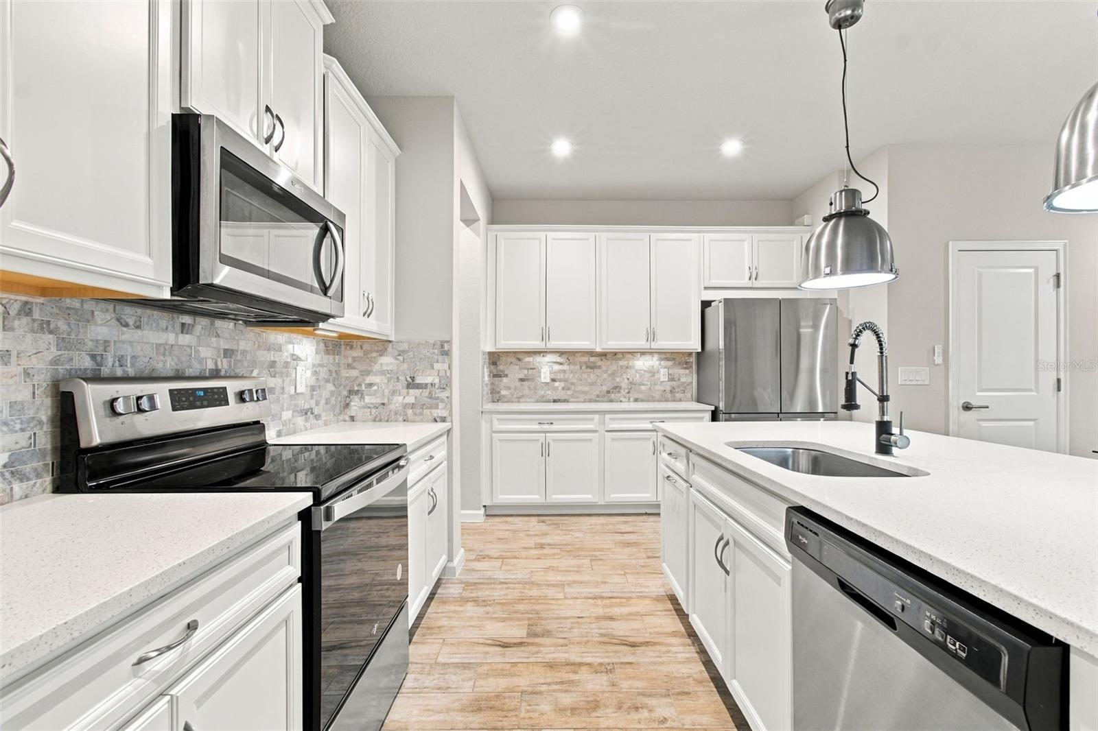 4242 CLOUD HOPPER WAY