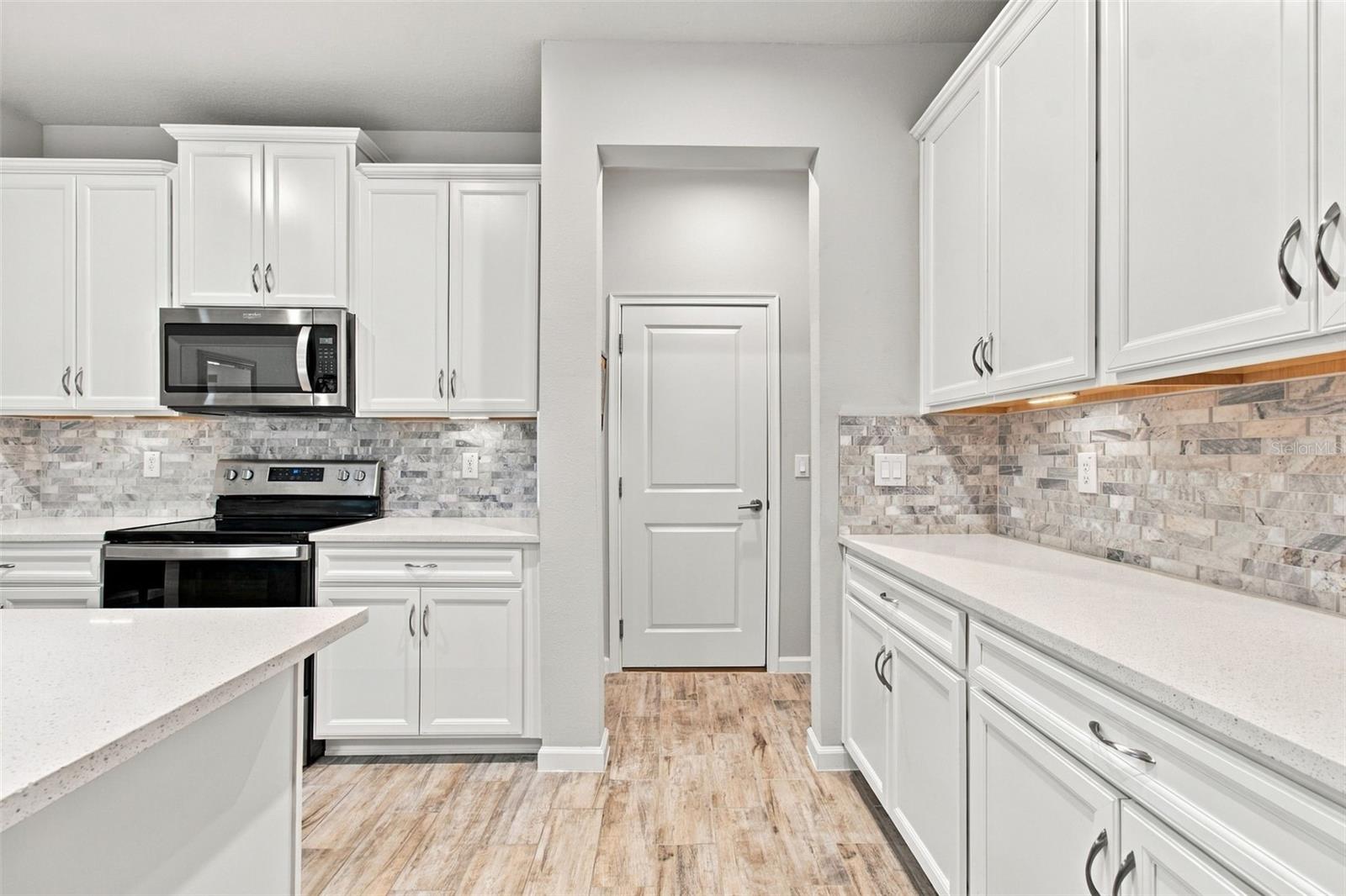 4242 CLOUD HOPPER WAY