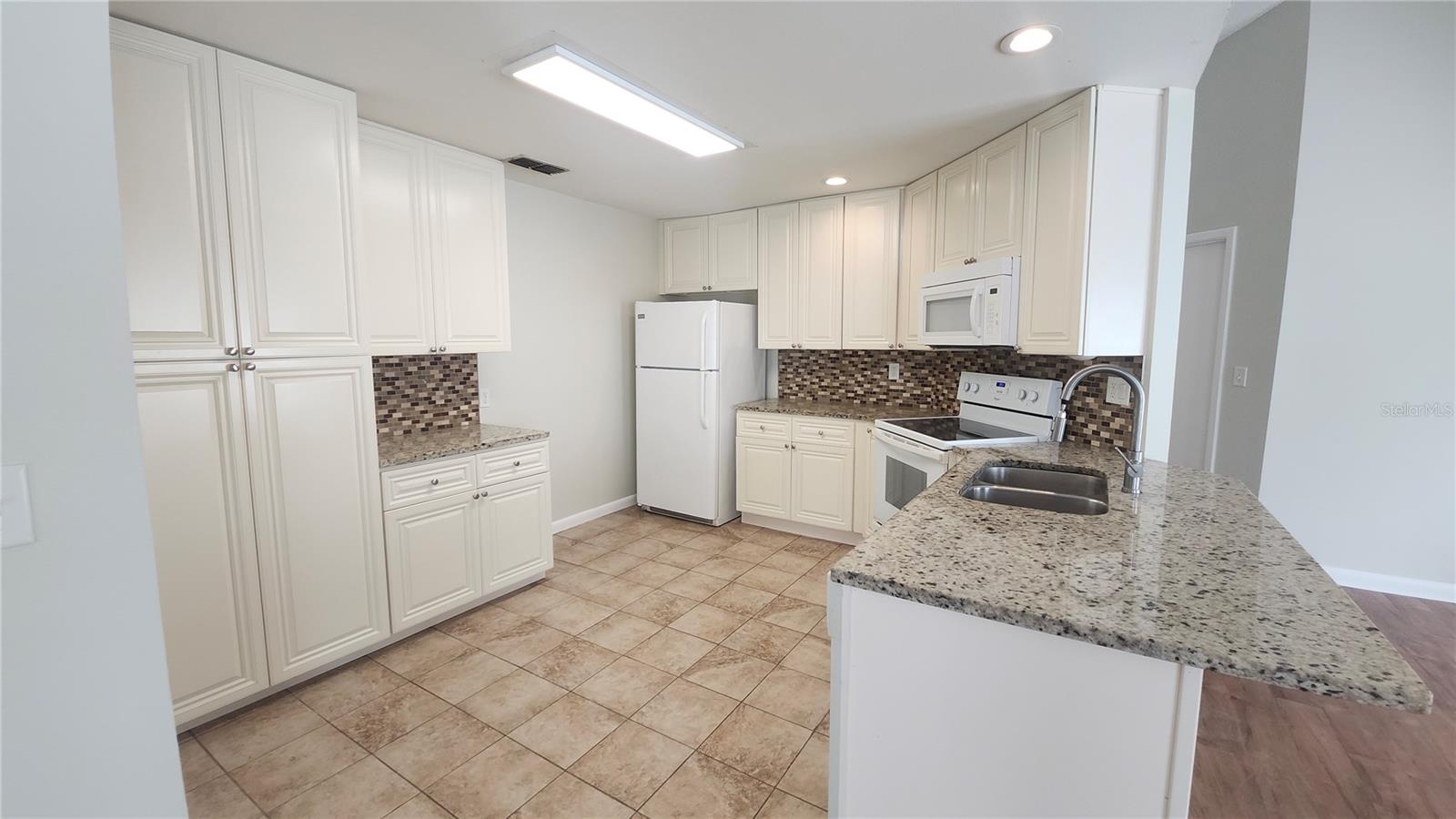 1306 COOLRIDGE DR